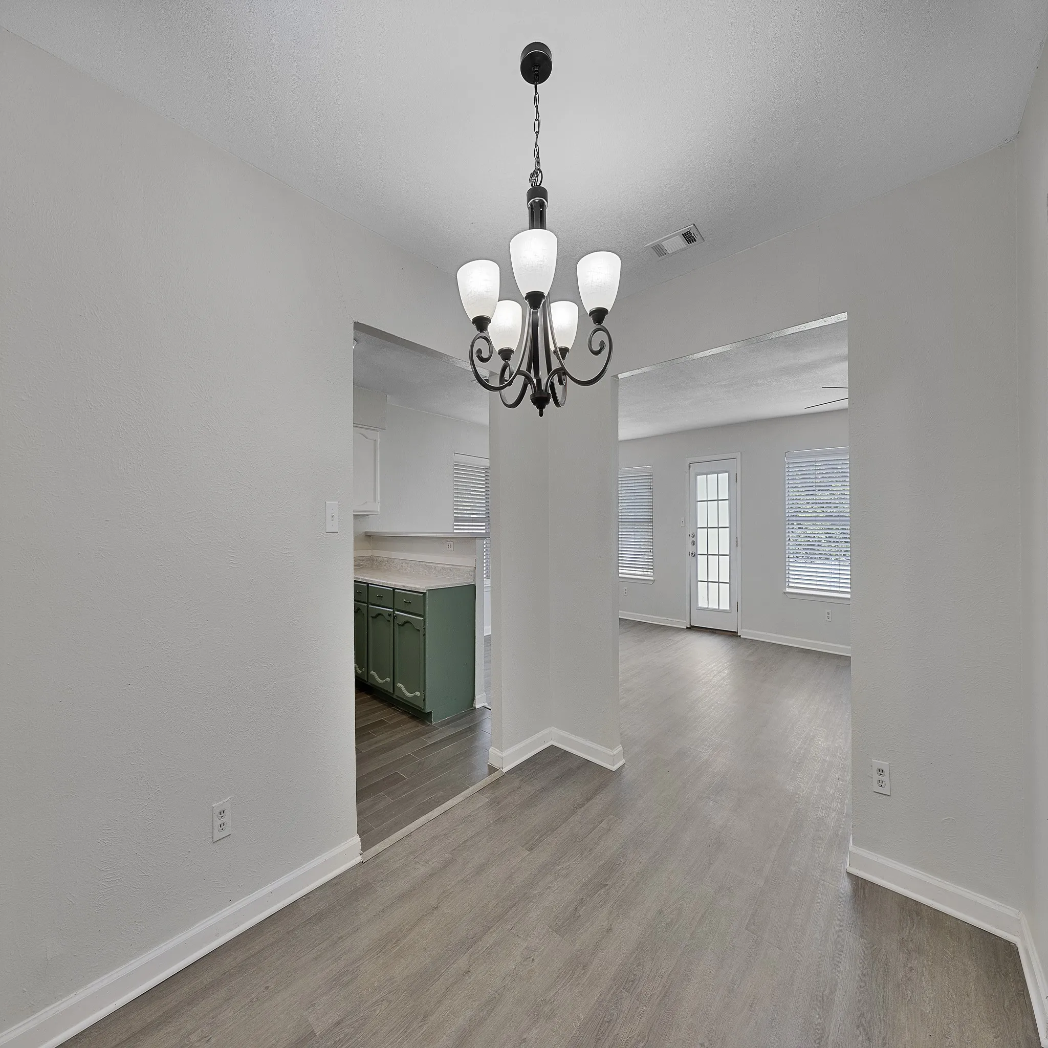Single Family Residence For Rent in Dallas County , 1633 Bette Drive, Mesquite, Texas 75149, 3 Bedroom, 2 Bathroom, 2 Garage spaces, 1,548 Sqft, built in 1980, mls#21390918, Real Estate Agent in Mesquite, Homes For Rent in Dallas county, Homes For Rent in Mesquite, Realtor in Mesquite Texas, Real Estate Brokerage Independent Realty Texas, Luminita Cordes Realtor