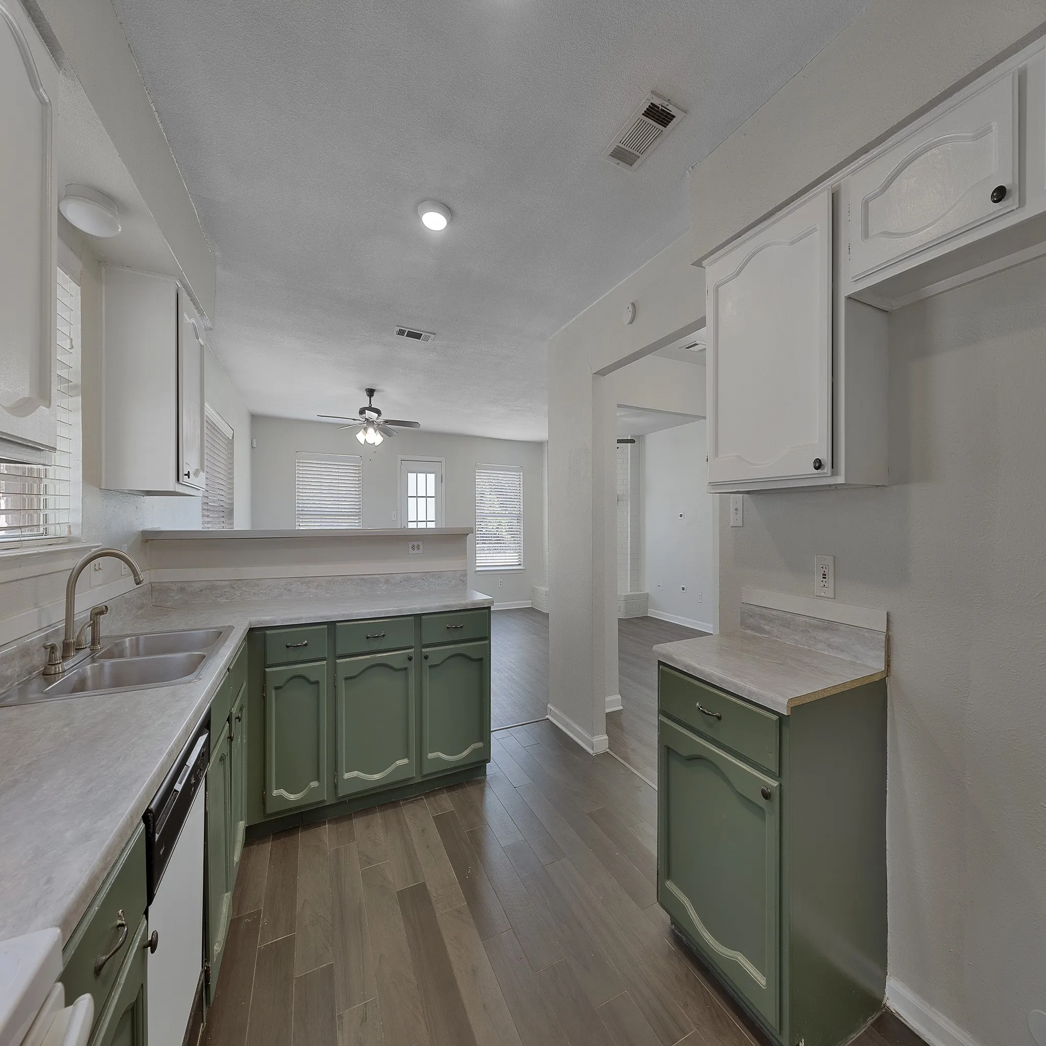 Single Family Residence For Rent in Dallas County , 1633 Bette Drive, Mesquite, Texas 75149, 3 Bedroom, 2 Bathroom, 2 Garage spaces, 1,548 Sqft, built in 1980, mls#21390918, Real Estate Agent in Mesquite, Homes For Rent in Dallas county, Homes For Rent in Mesquite, Realtor in Mesquite Texas, Real Estate Brokerage Independent Realty Texas, Luminita Cordes Realtor