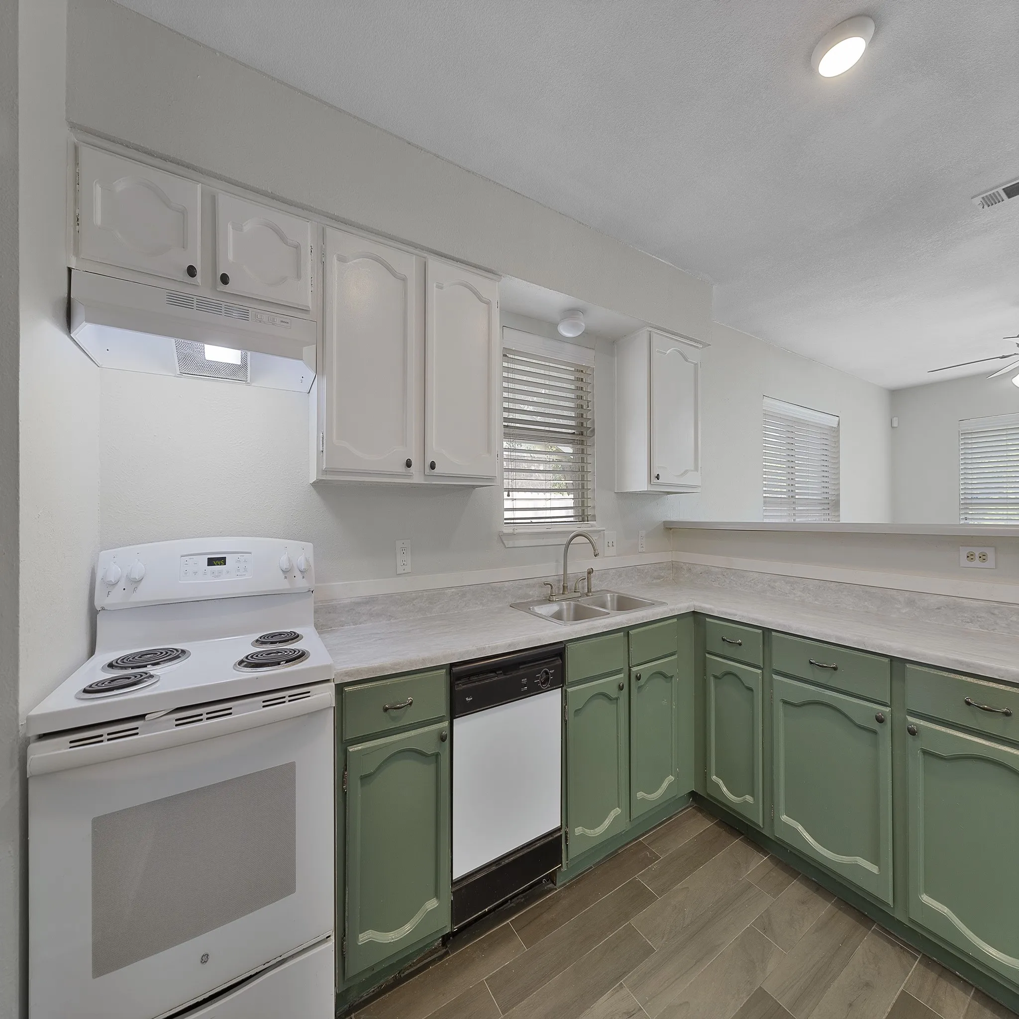 Single Family Residence For Rent in Dallas County , 1633 Bette Drive, Mesquite, Texas 75149, 3 Bedroom, 2 Bathroom, 2 Garage spaces, 1,548 Sqft, built in 1980, mls#21390918, Real Estate Agent in Mesquite, Homes For Rent in Dallas county, Homes For Rent in Mesquite, Realtor in Mesquite Texas, Real Estate Brokerage Independent Realty Texas, Luminita Cordes Realtor