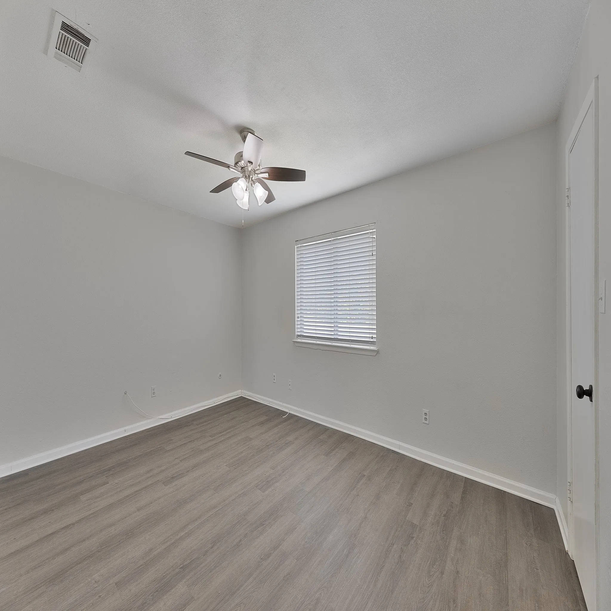 Single Family Residence For Rent in Dallas County , 1633 Bette Drive, Mesquite, Texas 75149, 3 Bedroom, 2 Bathroom, 2 Garage spaces, 1,548 Sqft, built in 1980, mls#21390918, Real Estate Agent in Mesquite, Homes For Rent in Dallas county, Homes For Rent in Mesquite, Realtor in Mesquite Texas, Real Estate Brokerage Independent Realty Texas, Luminita Cordes Realtor