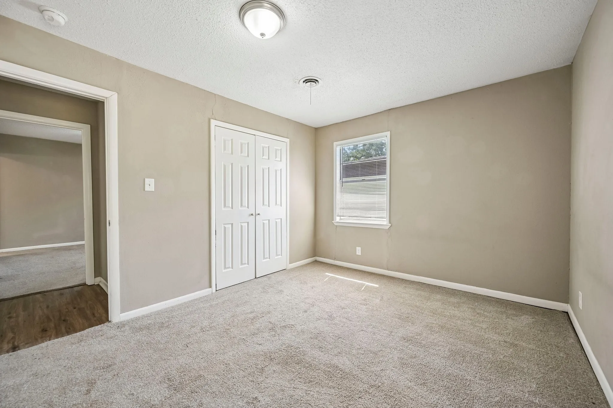 Single Family Residence For Sale in Grayson County , 105 S Hickory Avenue, Denison, Texas 75020, 3 Bedroom, 2 Bathroom, Garage spaces, 1,241 Sqft, built in 1964, mls#21368598, Real Estate Agent in Denison, Homes For Sale in Grayson county, Homes For Sale in Denison, Realtor in Denison Texas, Real Estate Brokerage Independent Realty Texas, Luminita Cordes Realtor
