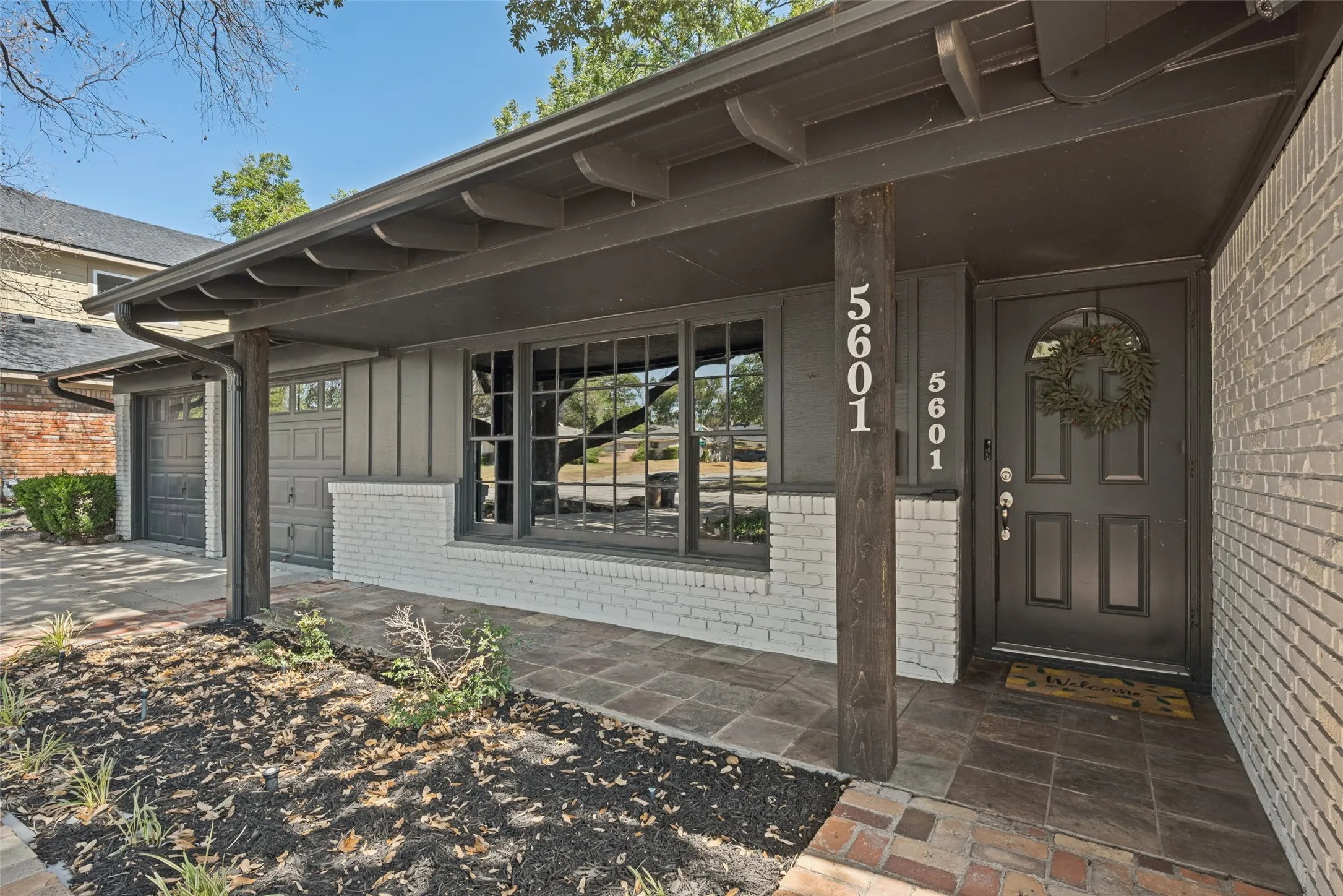 Single Family Residence For Sale in Tarrant County , 5601 Westcreek Drive, Fort Worth, Texas 76133, 3 Bedroom, 2 Bathroom, 2 Garage spaces, 1,727 Sqft, built in 1958, mls#21390921, Real Estate Agent in Fort Worth, Homes For Sale in Tarrant county, Homes For Sale in Fort Worth, Realtor in Fort Worth Texas, Real Estate Brokerage Independent Realty Texas, Luminita Cordes Realtor
