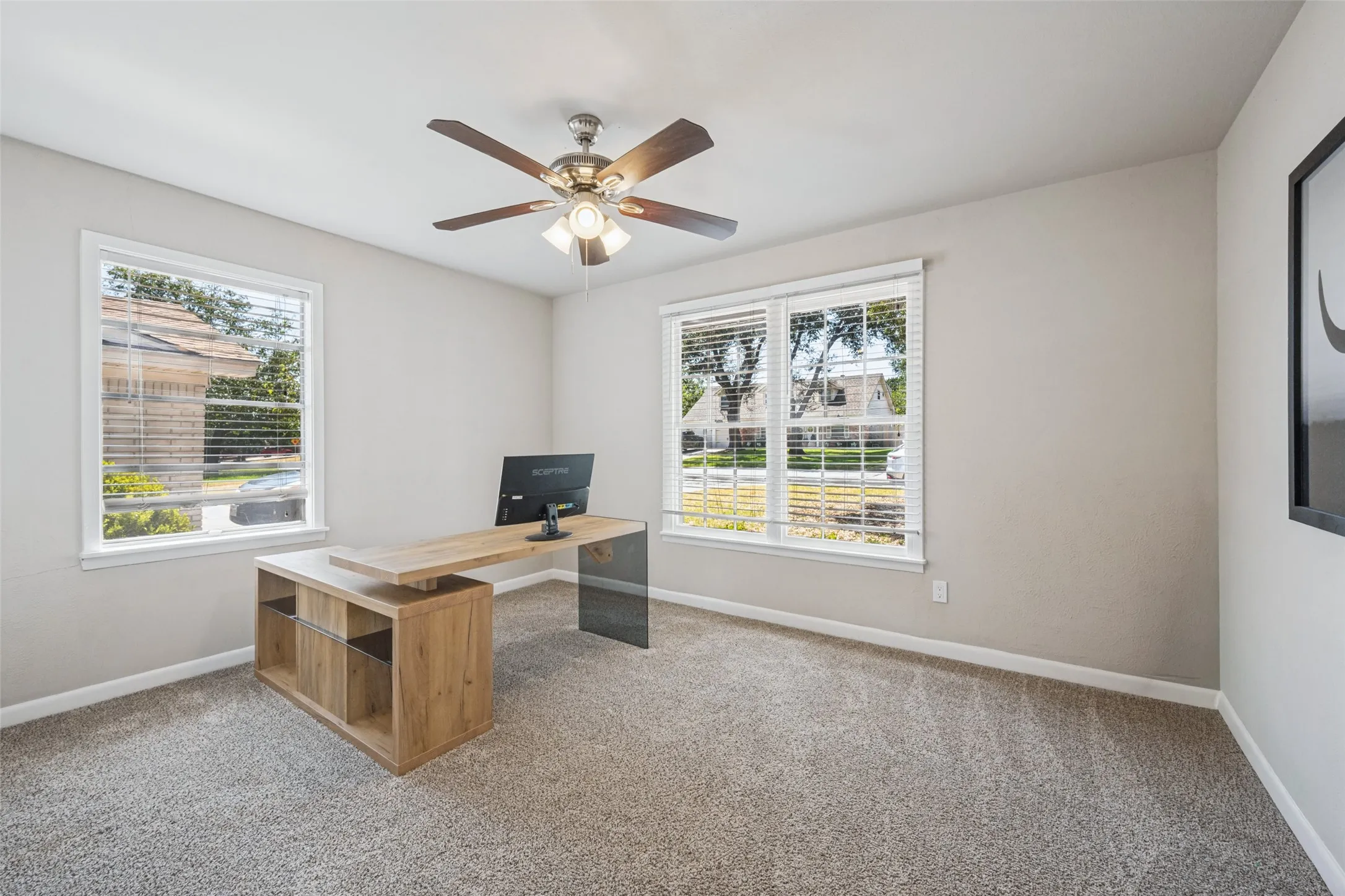 Single Family Residence For Sale in Tarrant County , 5601 Westcreek Drive, Fort Worth, Texas 76133, 3 Bedroom, 2 Bathroom, 2 Garage spaces, 1,727 Sqft, built in 1958, mls#21390921, Real Estate Agent in Fort Worth, Homes For Sale in Tarrant county, Homes For Sale in Fort Worth, Realtor in Fort Worth Texas, Real Estate Brokerage Independent Realty Texas, Luminita Cordes Realtor