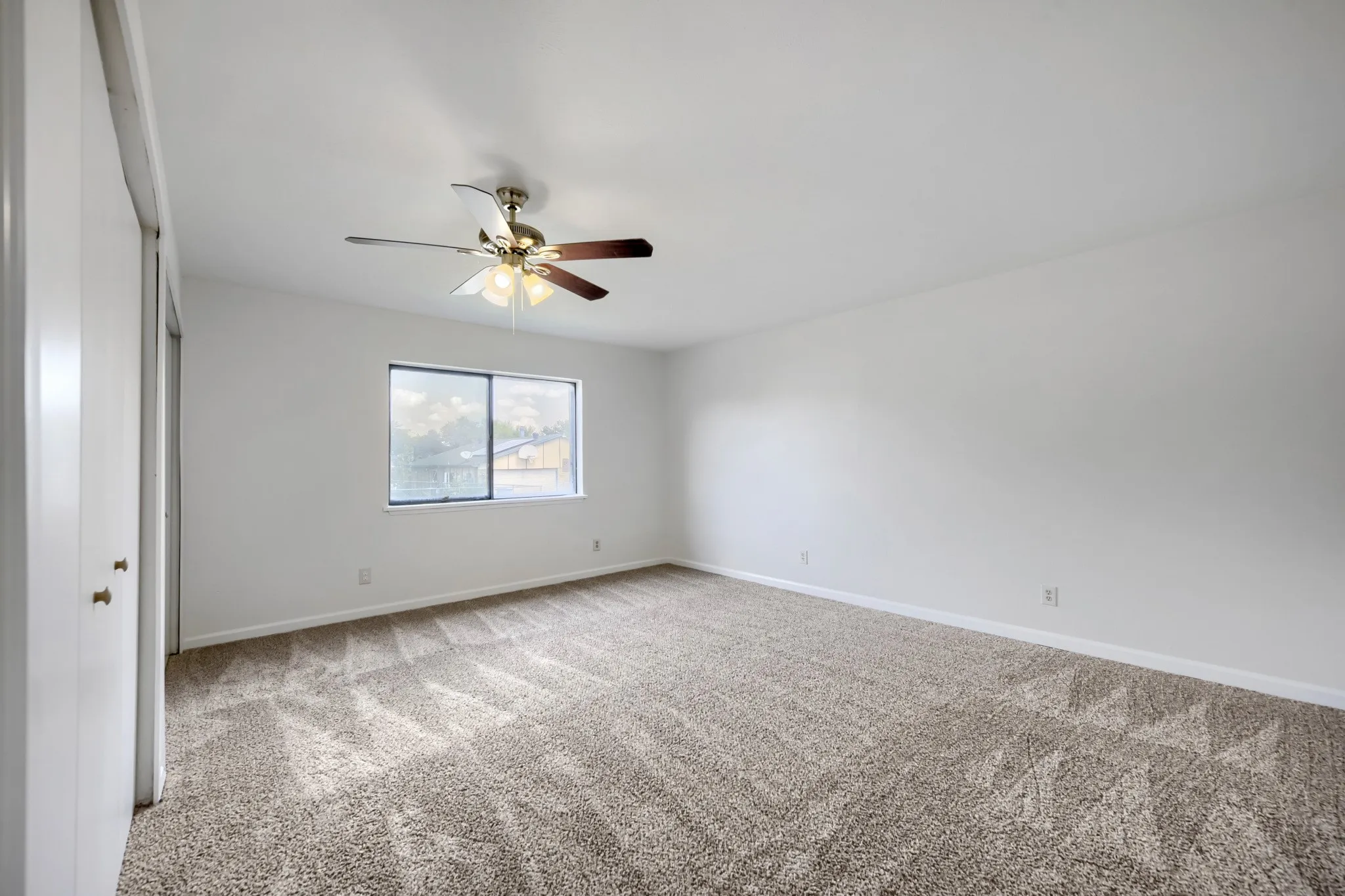 Single Family Residence For Sale in Dallas County , 7209 Flameleaf Place, Dallas, Texas 75249, 4 Bedroom, 2 Bathroom, Garage spaces, 2,055 Sqft, built in 1978, mls#21386523, Real Estate Agent in Dallas, Homes For Sale in Dallas county, Homes For Sale in Dallas, Realtor in Dallas Texas, Real Estate Brokerage Independent Realty Texas, Luminita Cordes Realtor