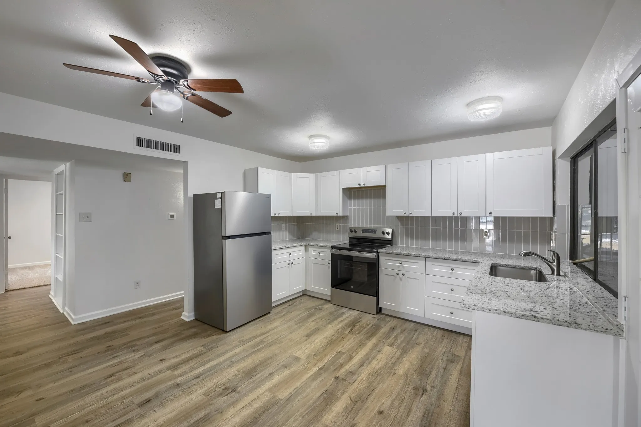 Single Family Residence For Sale in Dallas County , 7209 Flameleaf Place, Dallas, Texas 75249, 4 Bedroom, 2 Bathroom, Garage spaces, 2,055 Sqft, built in 1978, mls#21386523, Real Estate Agent in Dallas, Homes For Sale in Dallas county, Homes For Sale in Dallas, Realtor in Dallas Texas, Real Estate Brokerage Independent Realty Texas, Luminita Cordes Realtor