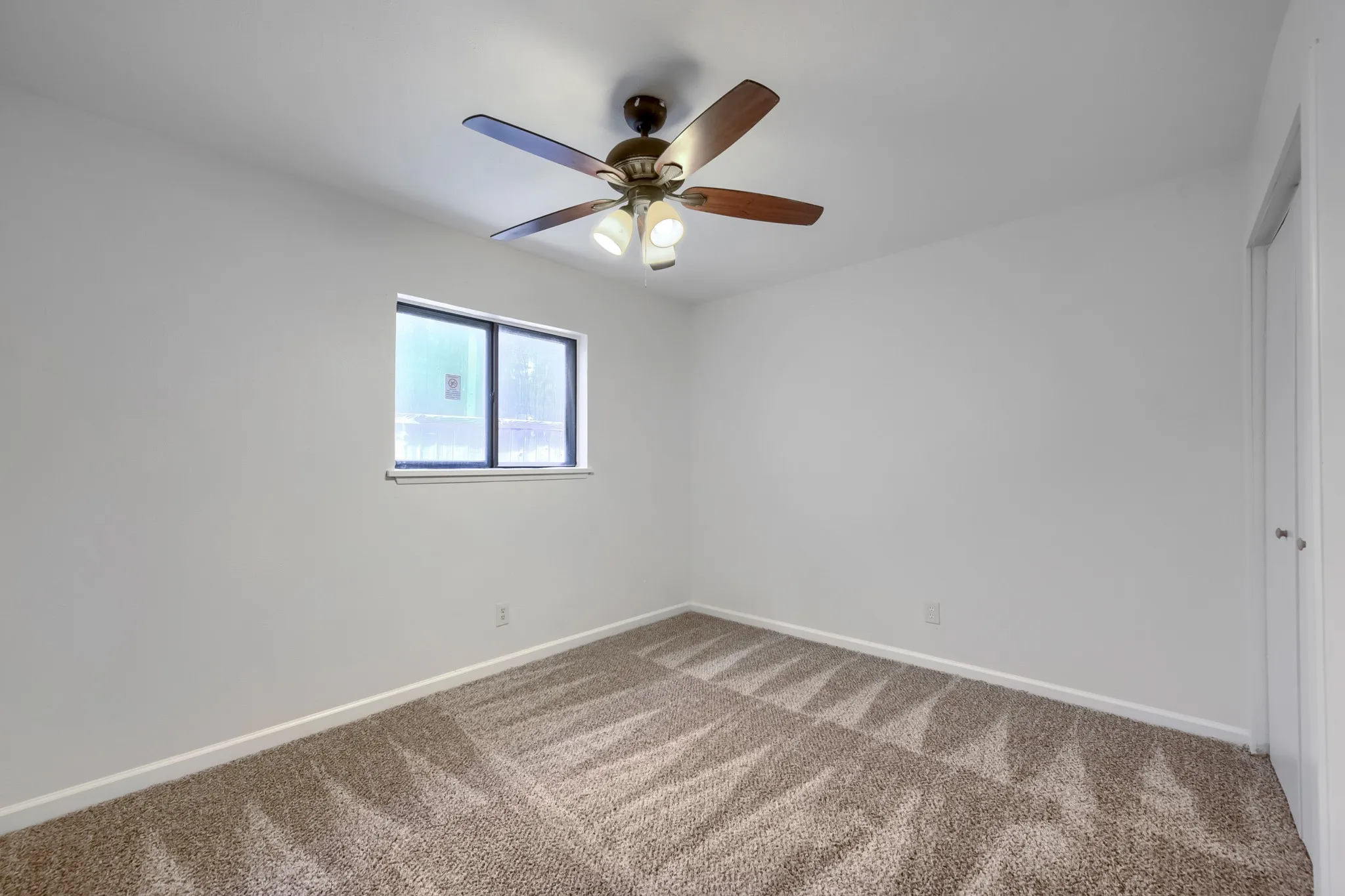 Single Family Residence For Sale in Dallas County , 7209 Flameleaf Place, Dallas, Texas 75249, 4 Bedroom, 2 Bathroom, Garage spaces, 2,055 Sqft, built in 1978, mls#21386523, Real Estate Agent in Dallas, Homes For Sale in Dallas county, Homes For Sale in Dallas, Realtor in Dallas Texas, Real Estate Brokerage Independent Realty Texas, Luminita Cordes Realtor