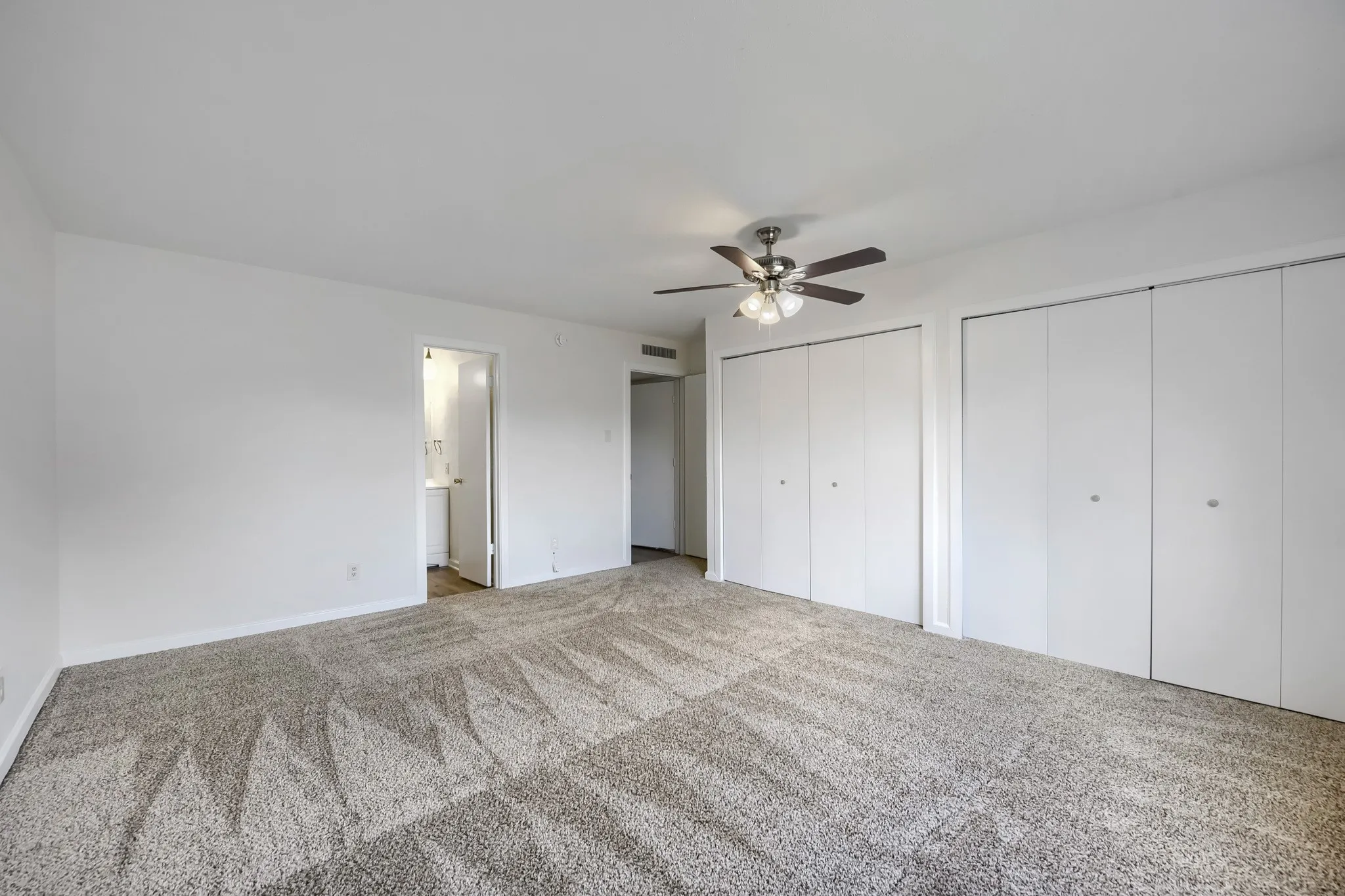 Single Family Residence For Sale in Dallas County , 7209 Flameleaf Place, Dallas, Texas 75249, 4 Bedroom, 2 Bathroom, Garage spaces, 2,055 Sqft, built in 1978, mls#21386523, Real Estate Agent in Dallas, Homes For Sale in Dallas county, Homes For Sale in Dallas, Realtor in Dallas Texas, Real Estate Brokerage Independent Realty Texas, Luminita Cordes Realtor