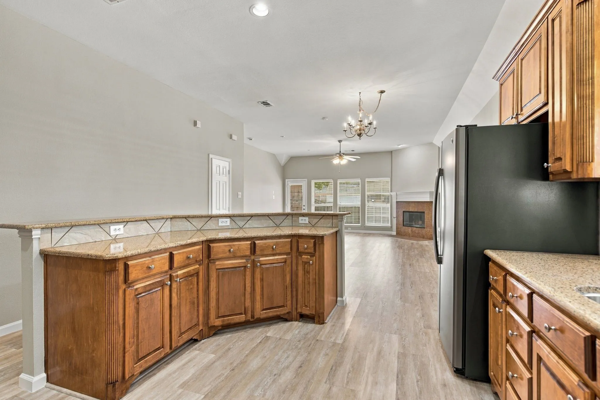 Single Family Residence For Rent in Collin County , 11535 Yoakum Drive, Frisco, Texas 75035, 4 Bedroom, 2 Bathroom, 2 Garage spaces, 2,429 Sqft, built in 2004, mls#21389858, Real Estate Agent in Frisco, Homes For Rent in Collin county, Homes For Rent in Frisco, Realtor in Frisco Texas, Real Estate Brokerage Independent Realty Texas, Luminita Cordes Realtor