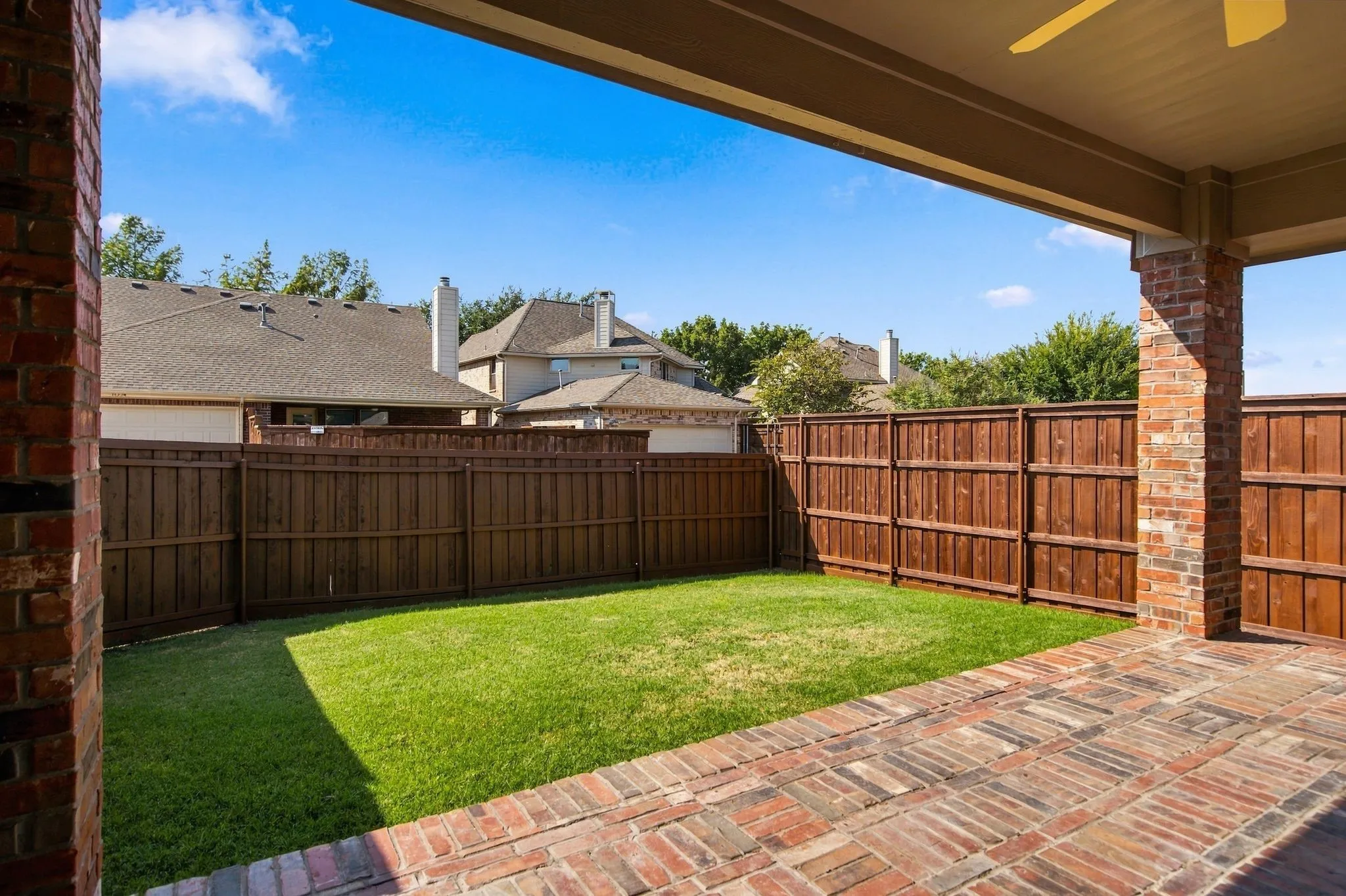 Single Family Residence For Rent in Collin County , 11535 Yoakum Drive, Frisco, Texas 75035, 4 Bedroom, 2 Bathroom, 2 Garage spaces, 2,429 Sqft, built in 2004, mls#21389858, Real Estate Agent in Frisco, Homes For Rent in Collin county, Homes For Rent in Frisco, Realtor in Frisco Texas, Real Estate Brokerage Independent Realty Texas, Luminita Cordes Realtor