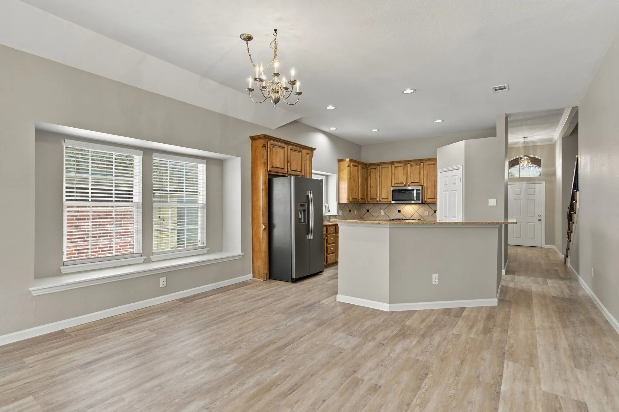 Single Family Residence For Rent in Collin County , 11535 Yoakum Drive, Frisco, Texas 75035, 4 Bedroom, 2 Bathroom, 2 Garage spaces, 2,429 Sqft, built in 2004, mls#21389858, Real Estate Agent in Frisco, Homes For Rent in Collin county, Homes For Rent in Frisco, Realtor in Frisco Texas, Real Estate Brokerage Independent Realty Texas, Luminita Cordes Realtor