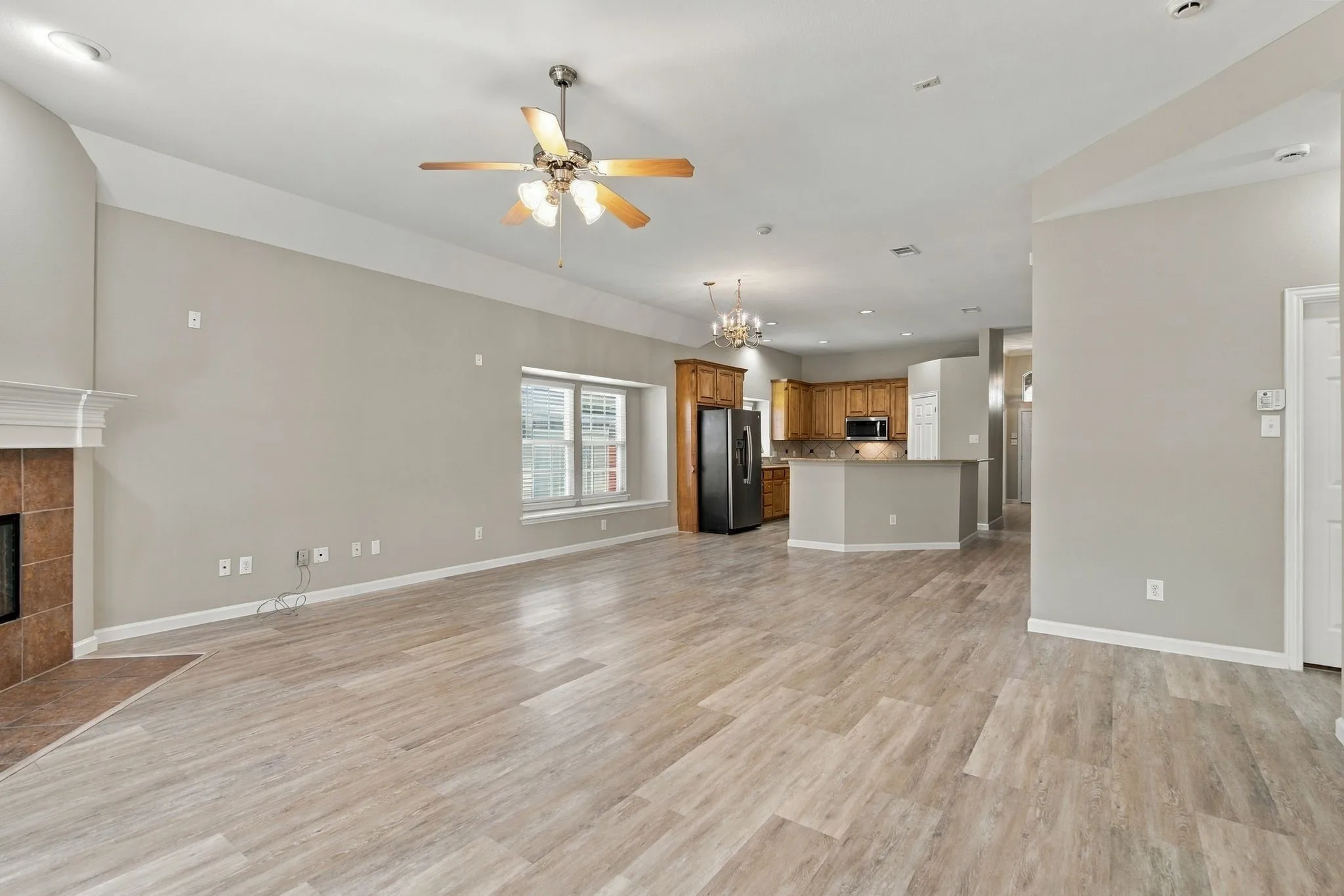Single Family Residence For Rent in Collin County , 11535 Yoakum Drive, Frisco, Texas 75035, 4 Bedroom, 2 Bathroom, 2 Garage spaces, 2,429 Sqft, built in 2004, mls#21389858, Real Estate Agent in Frisco, Homes For Rent in Collin county, Homes For Rent in Frisco, Realtor in Frisco Texas, Real Estate Brokerage Independent Realty Texas, Luminita Cordes Realtor