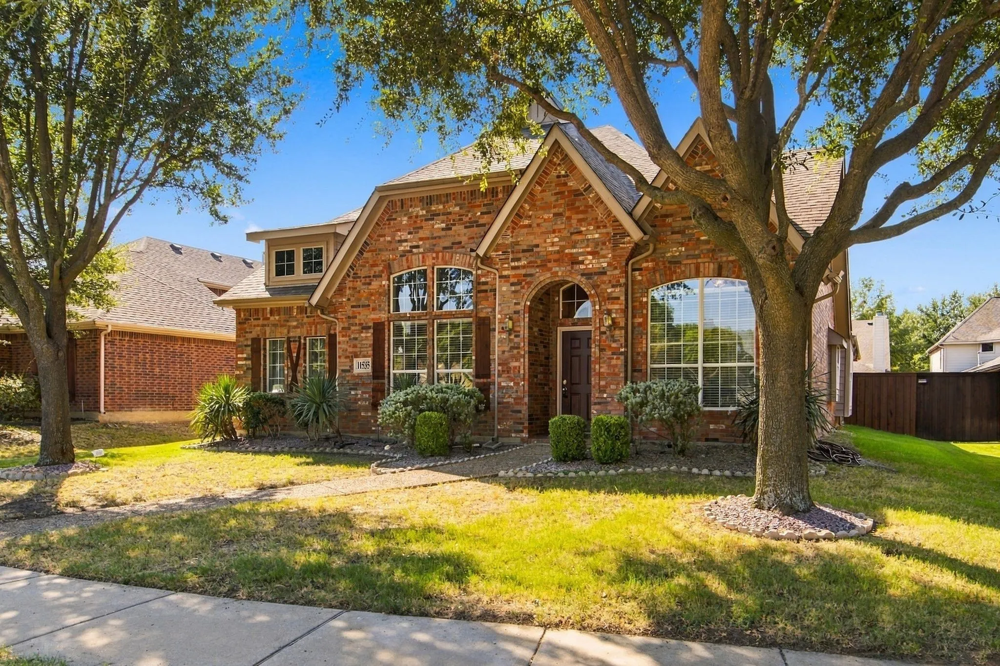 Single Family Residence For Rent in Collin County , 11535 Yoakum Drive, Frisco, Texas 75035, 4 Bedroom, 2 Bathroom, 2 Garage spaces, 2,429 Sqft, built in 2004, mls#21389858, Real Estate Agent in Frisco, Homes For Rent in Collin county, Homes For Rent in Frisco, Realtor in Frisco Texas, Real Estate Brokerage Independent Realty Texas, Luminita Cordes Realtor
