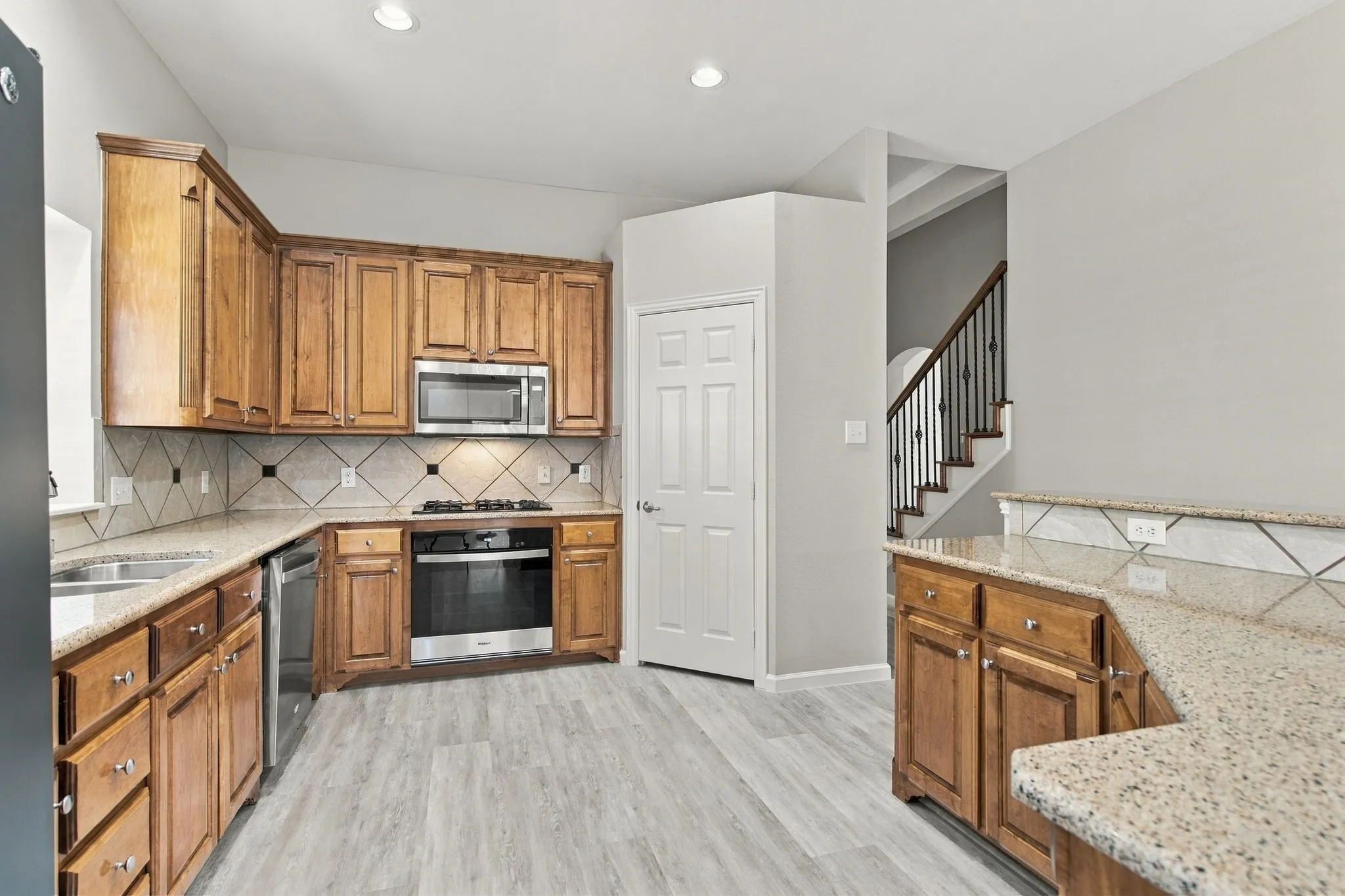 Single Family Residence For Rent in Collin County , 11535 Yoakum Drive, Frisco, Texas 75035, 4 Bedroom, 2 Bathroom, 2 Garage spaces, 2,429 Sqft, built in 2004, mls#21389858, Real Estate Agent in Frisco, Homes For Rent in Collin county, Homes For Rent in Frisco, Realtor in Frisco Texas, Real Estate Brokerage Independent Realty Texas, Luminita Cordes Realtor