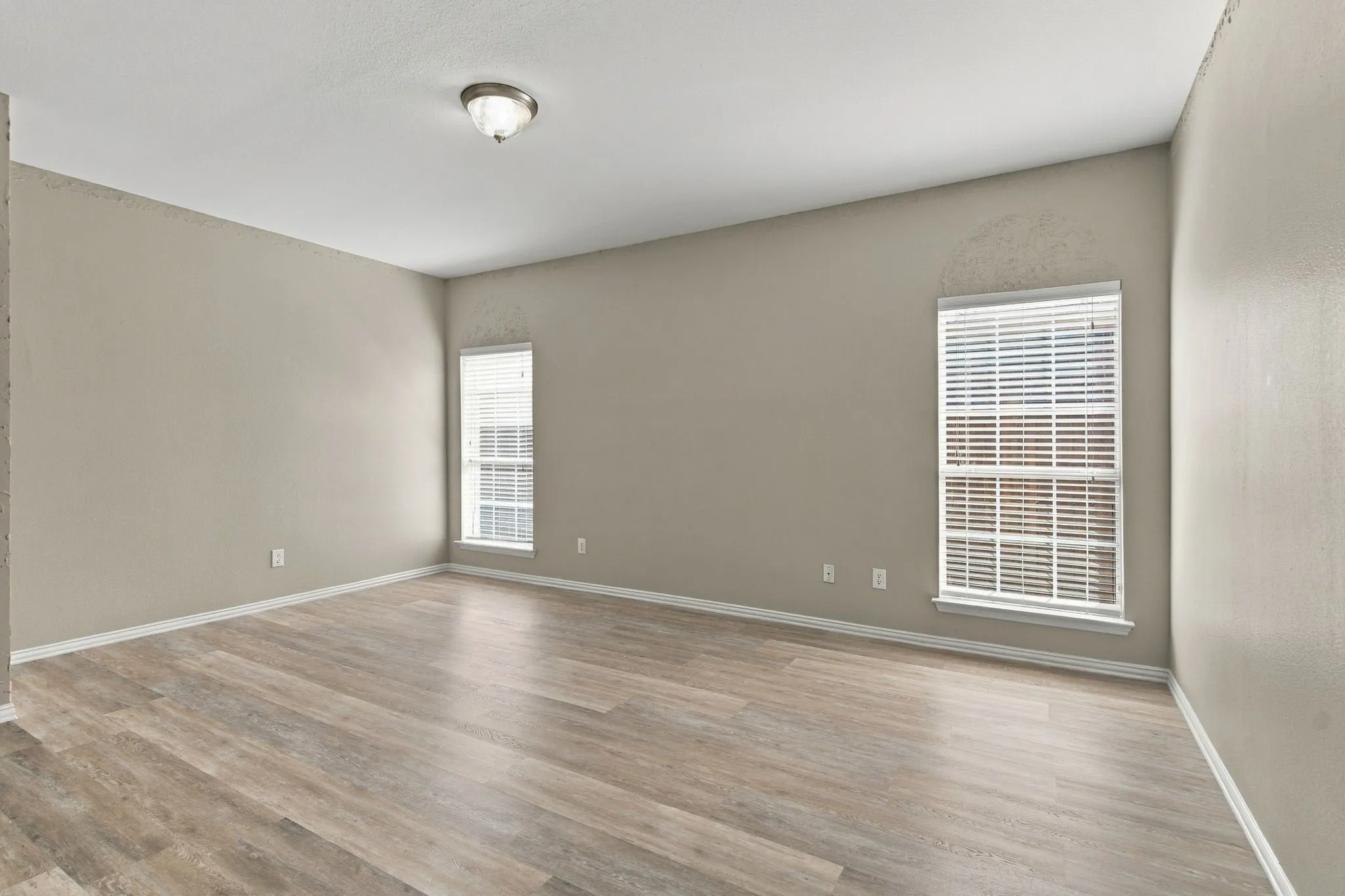 Single Family Residence For Rent in Collin County , 11535 Yoakum Drive, Frisco, Texas 75035, 4 Bedroom, 2 Bathroom, 2 Garage spaces, 2,429 Sqft, built in 2004, mls#21389858, Real Estate Agent in Frisco, Homes For Rent in Collin county, Homes For Rent in Frisco, Realtor in Frisco Texas, Real Estate Brokerage Independent Realty Texas, Luminita Cordes Realtor