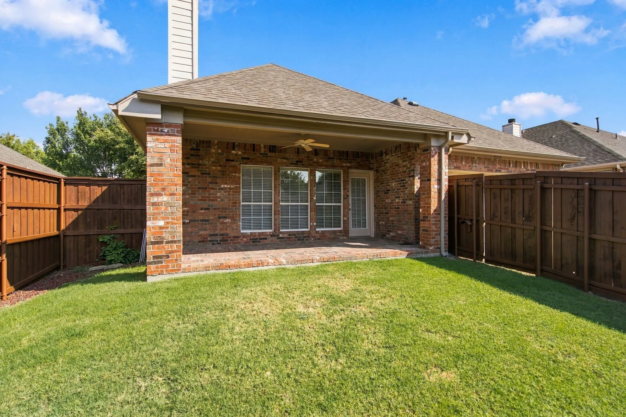 Single Family Residence For Rent in Collin County , 11535 Yoakum Drive, Frisco, Texas 75035, 4 Bedroom, 2 Bathroom, 2 Garage spaces, 2,429 Sqft, built in 2004, mls#21389858, Real Estate Agent in Frisco, Homes For Rent in Collin county, Homes For Rent in Frisco, Realtor in Frisco Texas, Real Estate Brokerage Independent Realty Texas, Luminita Cordes Realtor