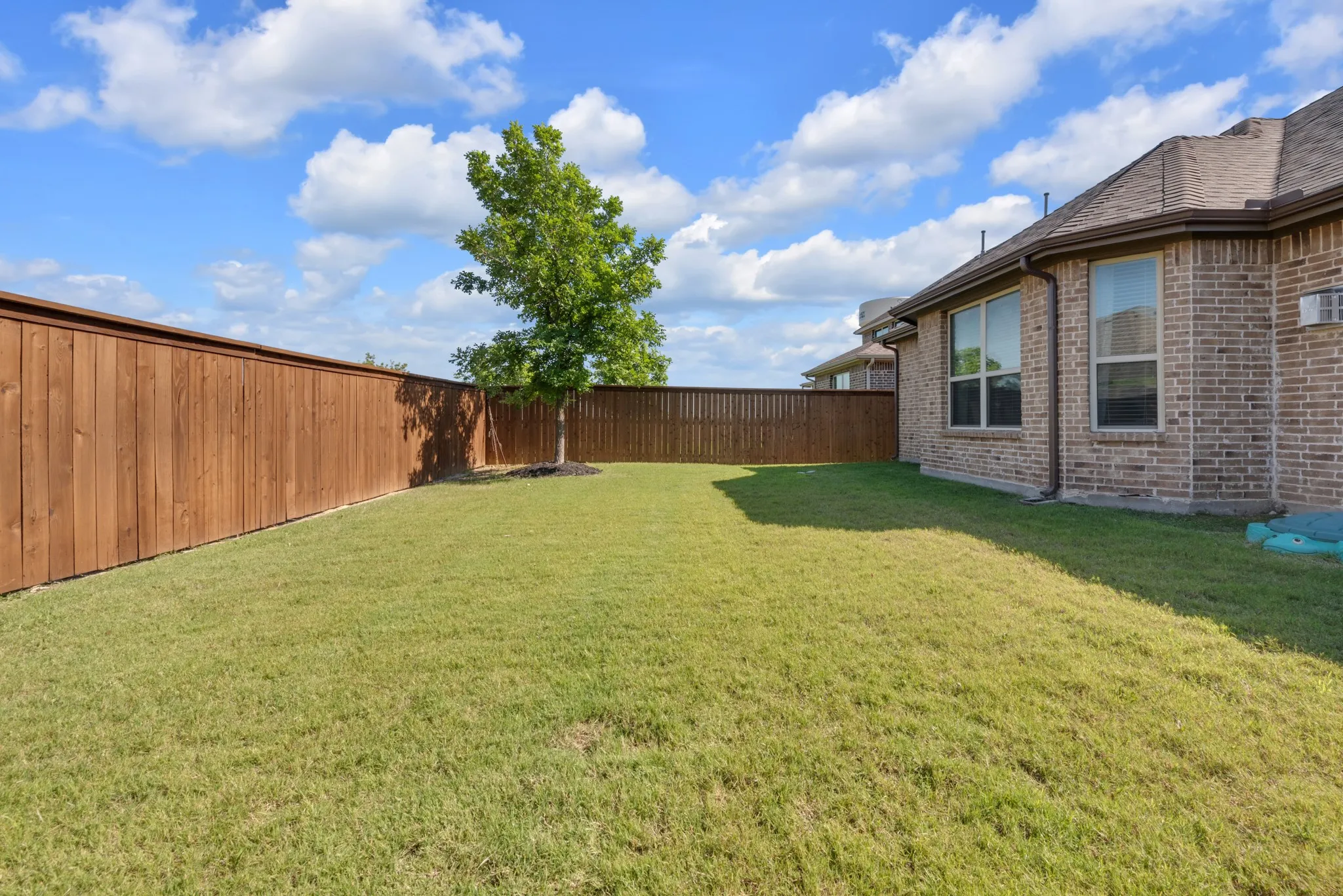 Single Family Residence For Sale in Collin County , 7504 Guadalupe Way, Mc Kinney, Texas 75071, 3 Bedroom, 2 Bathroom, 2 Garage spaces, 1,879 Sqft, built in 2016, mls#21390923, Real Estate Agent in Mc Kinney, Homes For Sale in Collin county, Homes For Sale in Mc Kinney, Realtor in Mc Kinney Texas, Real Estate Brokerage Independent Realty Texas, Luminita Cordes Realtor