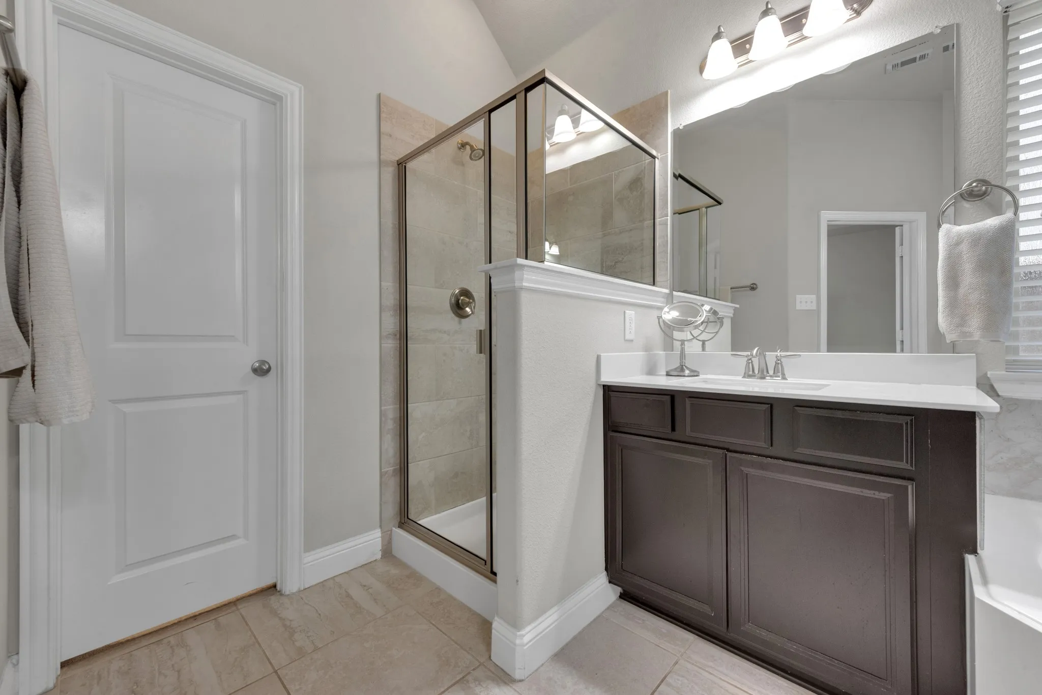 Single Family Residence For Sale in Collin County , 7504 Guadalupe Way, Mc Kinney, Texas 75071, 3 Bedroom, 2 Bathroom, 2 Garage spaces, 1,879 Sqft, built in 2016, mls#21390923, Real Estate Agent in Mc Kinney, Homes For Sale in Collin county, Homes For Sale in Mc Kinney, Realtor in Mc Kinney Texas, Real Estate Brokerage Independent Realty Texas, Luminita Cordes Realtor