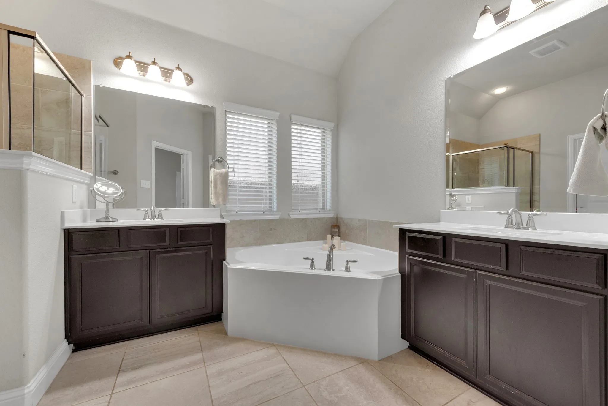 Single Family Residence For Sale in Collin County , 7504 Guadalupe Way, Mc Kinney, Texas 75071, 3 Bedroom, 2 Bathroom, 2 Garage spaces, 1,879 Sqft, built in 2016, mls#21390923, Real Estate Agent in Mc Kinney, Homes For Sale in Collin county, Homes For Sale in Mc Kinney, Realtor in Mc Kinney Texas, Real Estate Brokerage Independent Realty Texas, Luminita Cordes Realtor