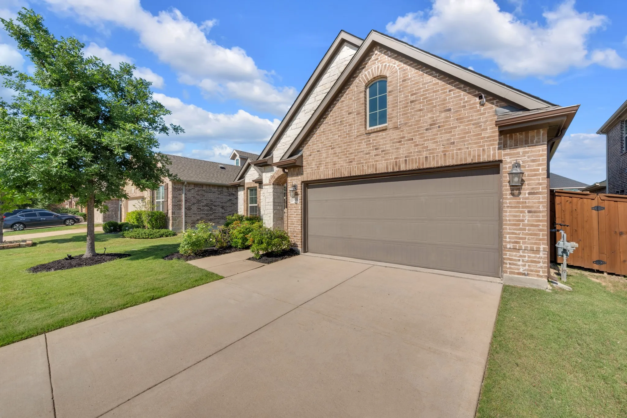 Single Family Residence For Sale in Collin County , 7504 Guadalupe Way, Mc Kinney, Texas 75071, 3 Bedroom, 2 Bathroom, 2 Garage spaces, 1,879 Sqft, built in 2016, mls#21390923, Real Estate Agent in Mc Kinney, Homes For Sale in Collin county, Homes For Sale in Mc Kinney, Realtor in Mc Kinney Texas, Real Estate Brokerage Independent Realty Texas, Luminita Cordes Realtor