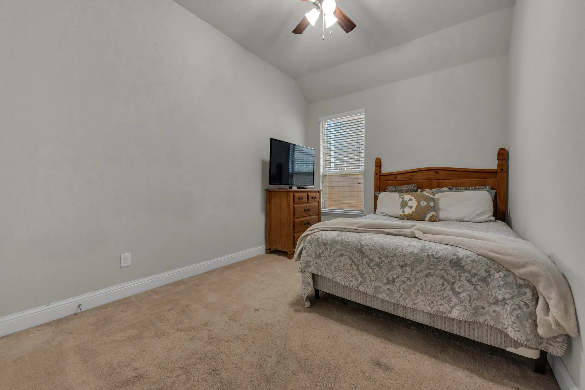 Single Family Residence For Sale in Collin County , 7504 Guadalupe Way, Mc Kinney, Texas 75071, 3 Bedroom, 2 Bathroom, 2 Garage spaces, 1,879 Sqft, built in 2016, mls#21390923, Real Estate Agent in Mc Kinney, Homes For Sale in Collin county, Homes For Sale in Mc Kinney, Realtor in Mc Kinney Texas, Real Estate Brokerage Independent Realty Texas, Luminita Cordes Realtor