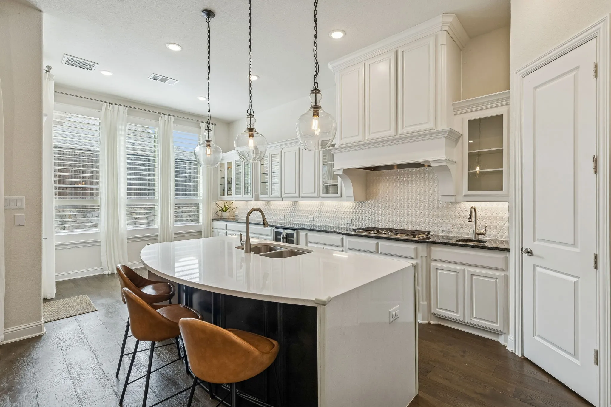Single Family Residence For Sale in Denton County , 4211 Dewberry Lane, Prosper, Texas 75078, 3 Bedroom, 3 Bathroom, 2 Garage spaces, 2,829 Sqft, built in 2018, mls#21390284, Real Estate Agent in Prosper, Homes For Sale in Denton county, Homes For Sale in Prosper, Realtor in Prosper Texas, Real Estate Brokerage Independent Realty Texas, Luminita Cordes Realtor