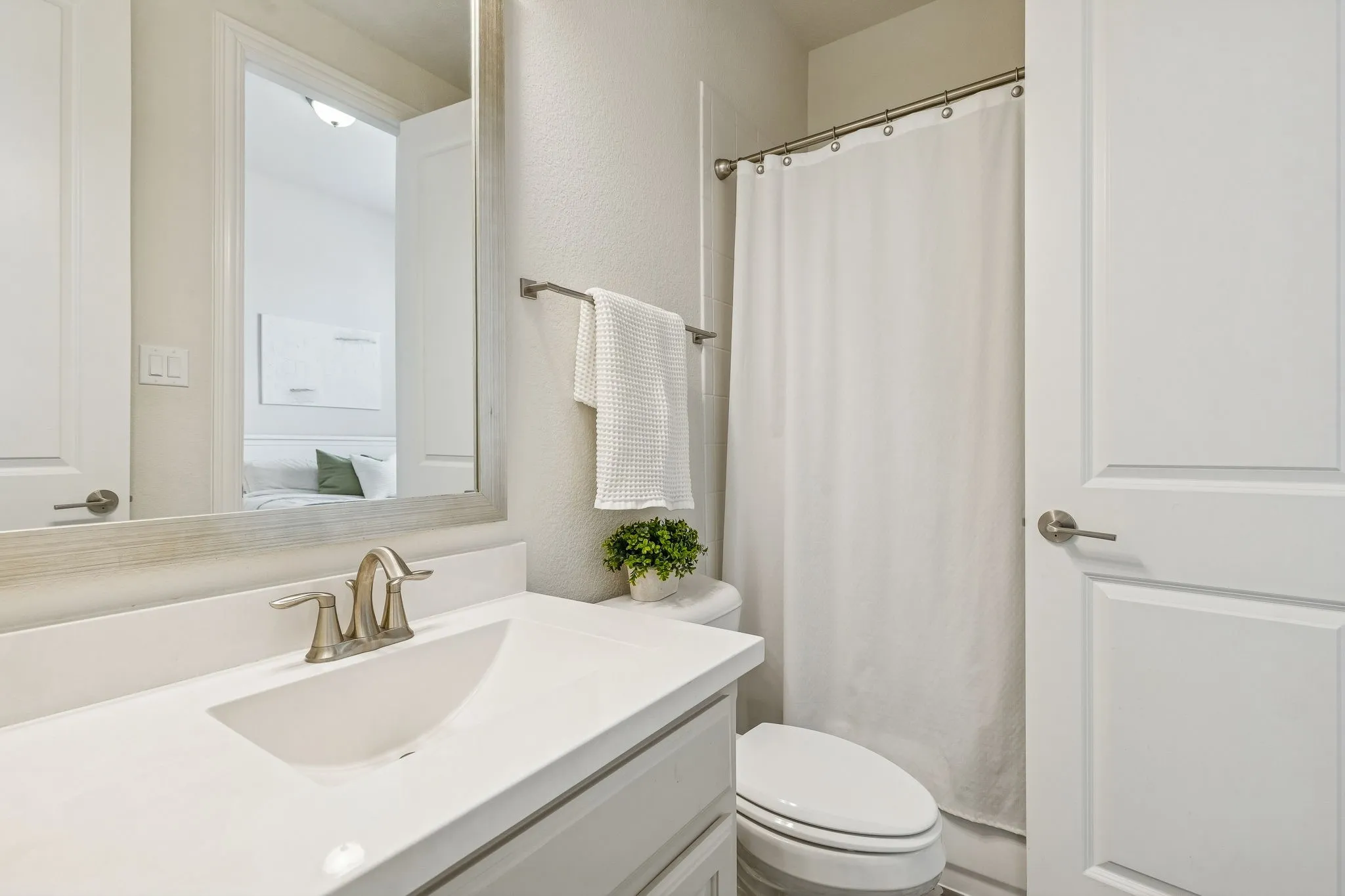 Single Family Residence For Sale in Denton County , 4211 Dewberry Lane, Prosper, Texas 75078, 3 Bedroom, 3 Bathroom, 2 Garage spaces, 2,829 Sqft, built in 2018, mls#21390284, Real Estate Agent in Prosper, Homes For Sale in Denton county, Homes For Sale in Prosper, Realtor in Prosper Texas, Real Estate Brokerage Independent Realty Texas, Luminita Cordes Realtor