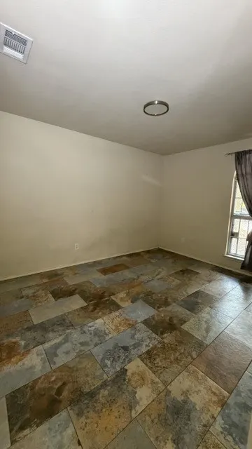Single Family Residence For Sale in Dallas County , 623 Moss Rose Court, Dallas, Texas 75217, 3 Bedroom, 2 Bathroom, 2 Garage spaces, 1,524 Sqft, built in 2005, mls#21390616, Real Estate Agent in Dallas, Homes For Sale in Dallas county, Homes For Sale in Dallas, Realtor in Dallas Texas, Real Estate Brokerage Independent Realty Texas, Luminita Cordes Realtor