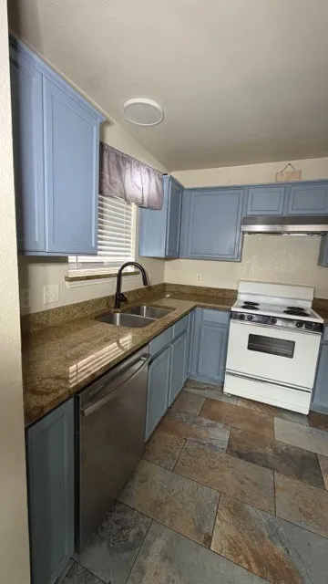 Single Family Residence For Sale in Dallas County , 623 Moss Rose Court, Dallas, Texas 75217, 3 Bedroom, 2 Bathroom, 2 Garage spaces, 1,524 Sqft, built in 2005, mls#21390616, Real Estate Agent in Dallas, Homes For Sale in Dallas county, Homes For Sale in Dallas, Realtor in Dallas Texas, Real Estate Brokerage Independent Realty Texas, Luminita Cordes Realtor