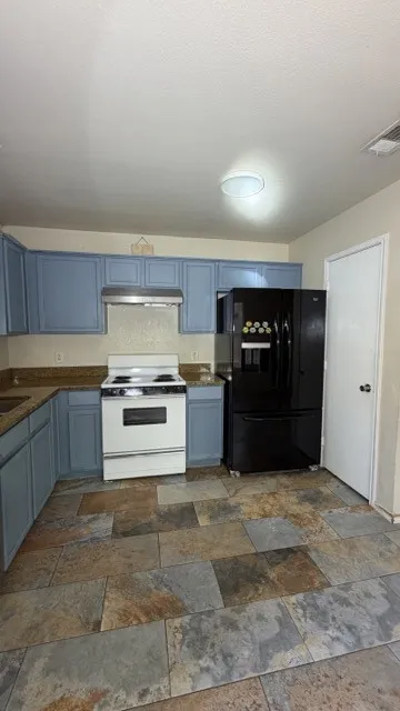 Single Family Residence For Sale in Dallas County , 623 Moss Rose Court, Dallas, Texas 75217, 3 Bedroom, 2 Bathroom, 2 Garage spaces, 1,524 Sqft, built in 2005, mls#21390616, Real Estate Agent in Dallas, Homes For Sale in Dallas county, Homes For Sale in Dallas, Realtor in Dallas Texas, Real Estate Brokerage Independent Realty Texas, Luminita Cordes Realtor