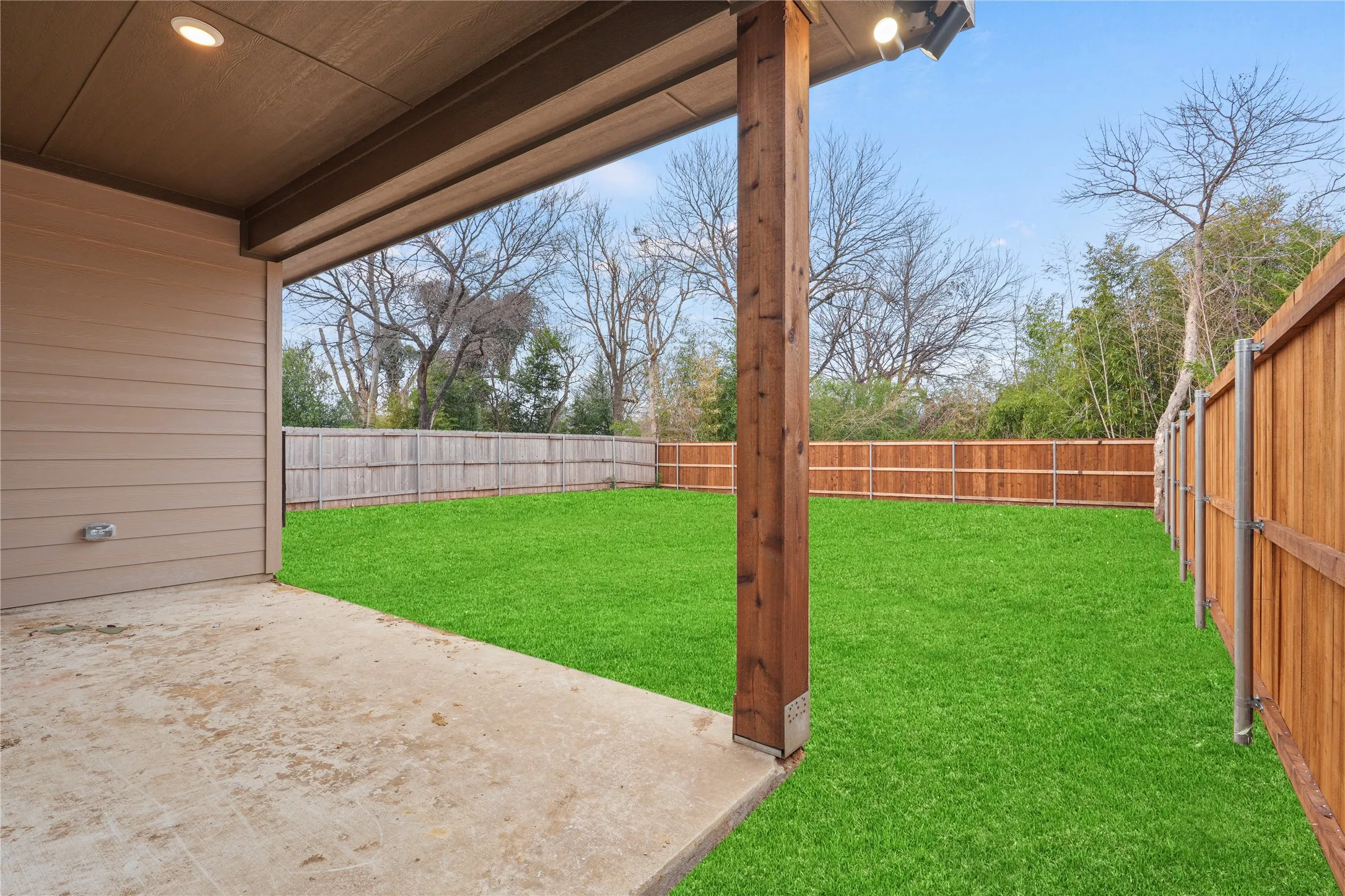 Single Family Residence For Rent in Dallas County , 3335 Spring Avenue, Dallas, Texas 75215, 3 Bedroom, 2 Bathroom, 2 Garage spaces, 2,215 Sqft, built in 2026, mls#21390931, Real Estate Agent in Dallas, Homes For Rent in Dallas county, Homes For Rent in Dallas, Realtor in Dallas Texas, Real Estate Brokerage Independent Realty Texas, Luminita Cordes Realtor