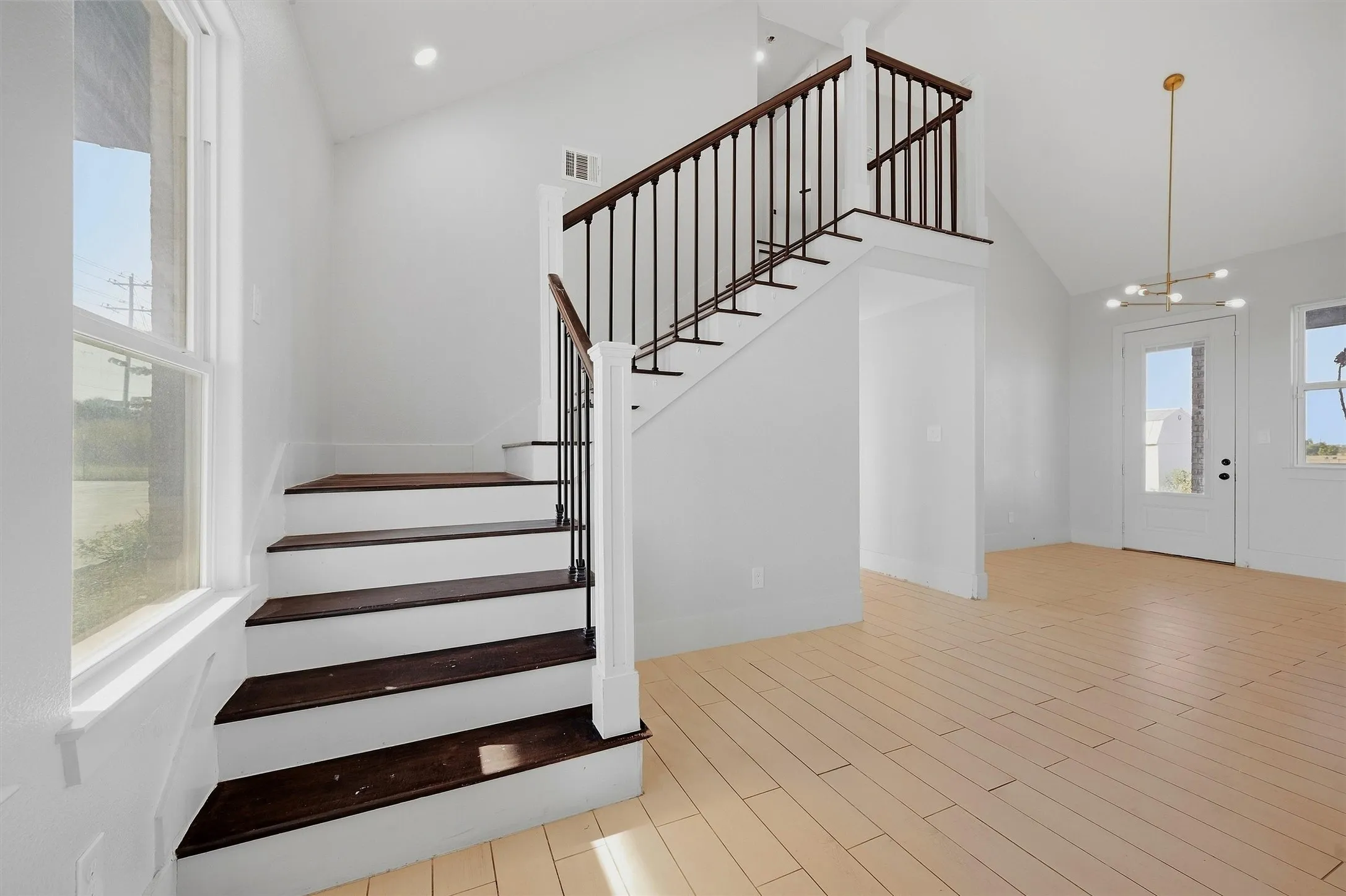 Single Family Residence For Sale in Grayson County , 4009 FM 901, Whitesboro, Texas 76273, 4 Bedroom, 2 Bathroom, Garage spaces, 2,007 Sqft, built in 2022, mls#21387663, Real Estate Agent in Whitesboro, Homes For Sale in Grayson county, Homes For Sale in Whitesboro, Realtor in Whitesboro Texas, Real Estate Brokerage Independent Realty Texas, Luminita Cordes Realtor