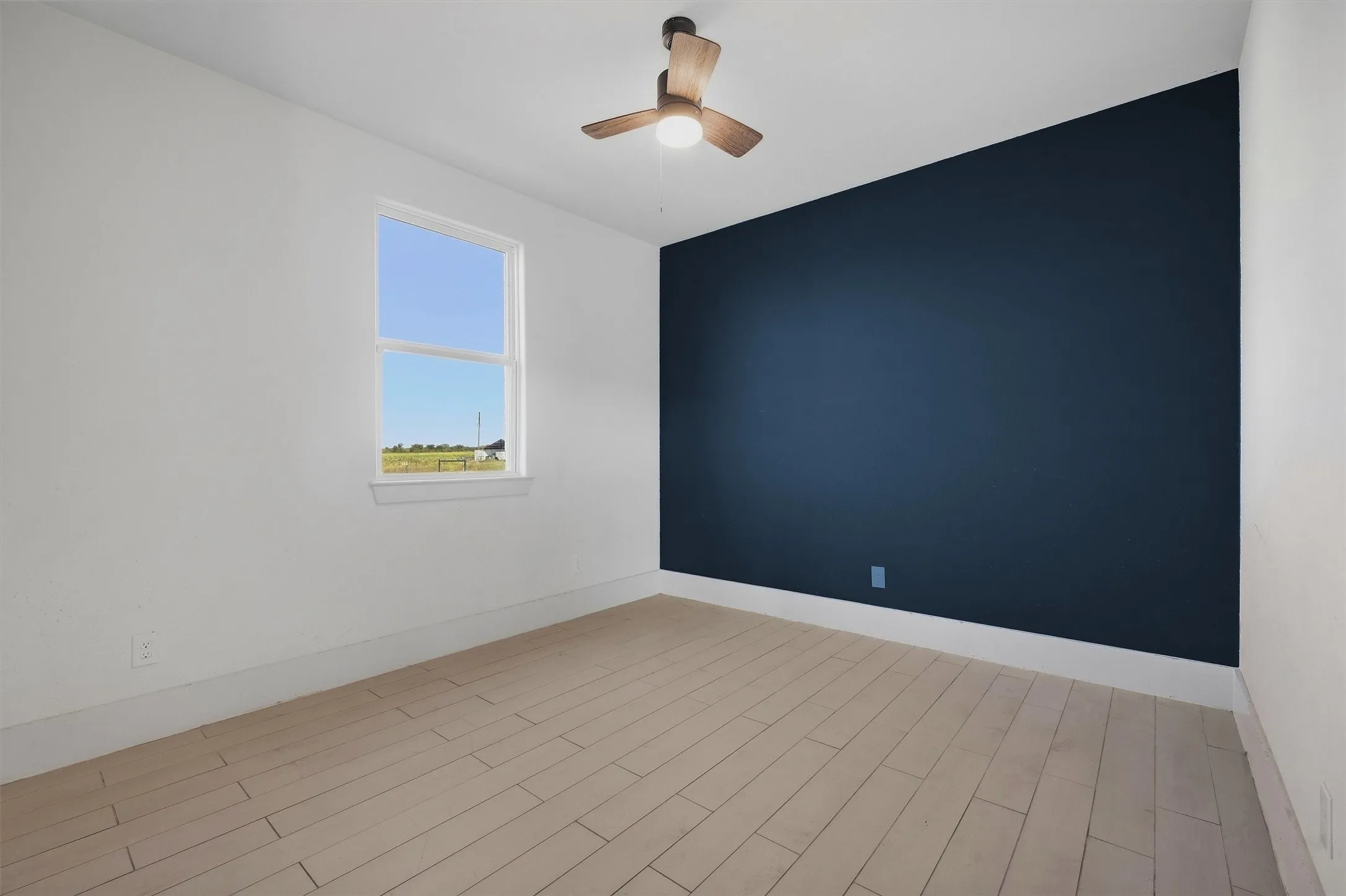Single Family Residence For Sale in Grayson County , 4009 FM 901, Whitesboro, Texas 76273, 4 Bedroom, 2 Bathroom, Garage spaces, 2,007 Sqft, built in 2022, mls#21387663, Real Estate Agent in Whitesboro, Homes For Sale in Grayson county, Homes For Sale in Whitesboro, Realtor in Whitesboro Texas, Real Estate Brokerage Independent Realty Texas, Luminita Cordes Realtor