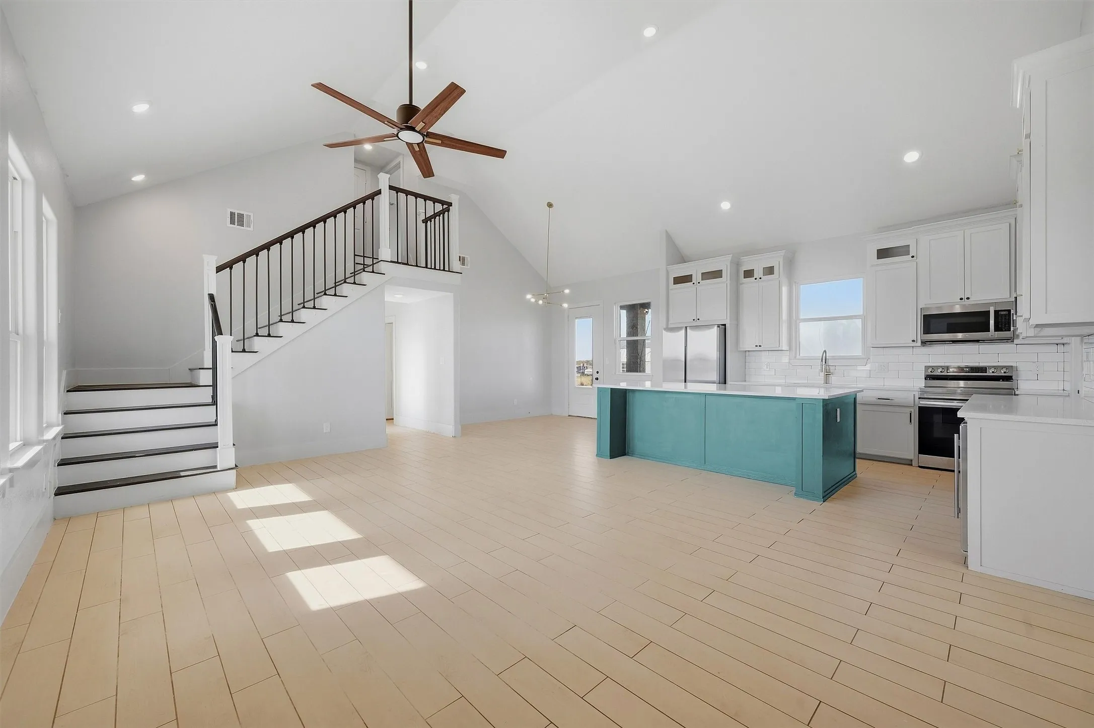 Single Family Residence For Sale in Grayson County , 4009 FM 901, Whitesboro, Texas 76273, 4 Bedroom, 2 Bathroom, Garage spaces, 2,007 Sqft, built in 2022, mls#21387663, Real Estate Agent in Whitesboro, Homes For Sale in Grayson county, Homes For Sale in Whitesboro, Realtor in Whitesboro Texas, Real Estate Brokerage Independent Realty Texas, Luminita Cordes Realtor