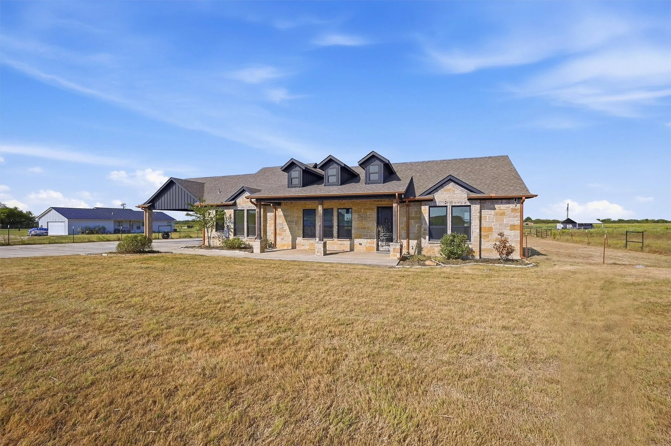 Single Family Residence For Sale in Grayson County , 4009 FM 901, Whitesboro, Texas 76273, 4 Bedroom, 2 Bathroom, Garage spaces, 2,007 Sqft, built in 2022, mls#21387663, Real Estate Agent in Whitesboro, Homes For Sale in Grayson county, Homes For Sale in Whitesboro, Realtor in Whitesboro Texas, Real Estate Brokerage Independent Realty Texas, Luminita Cordes Realtor