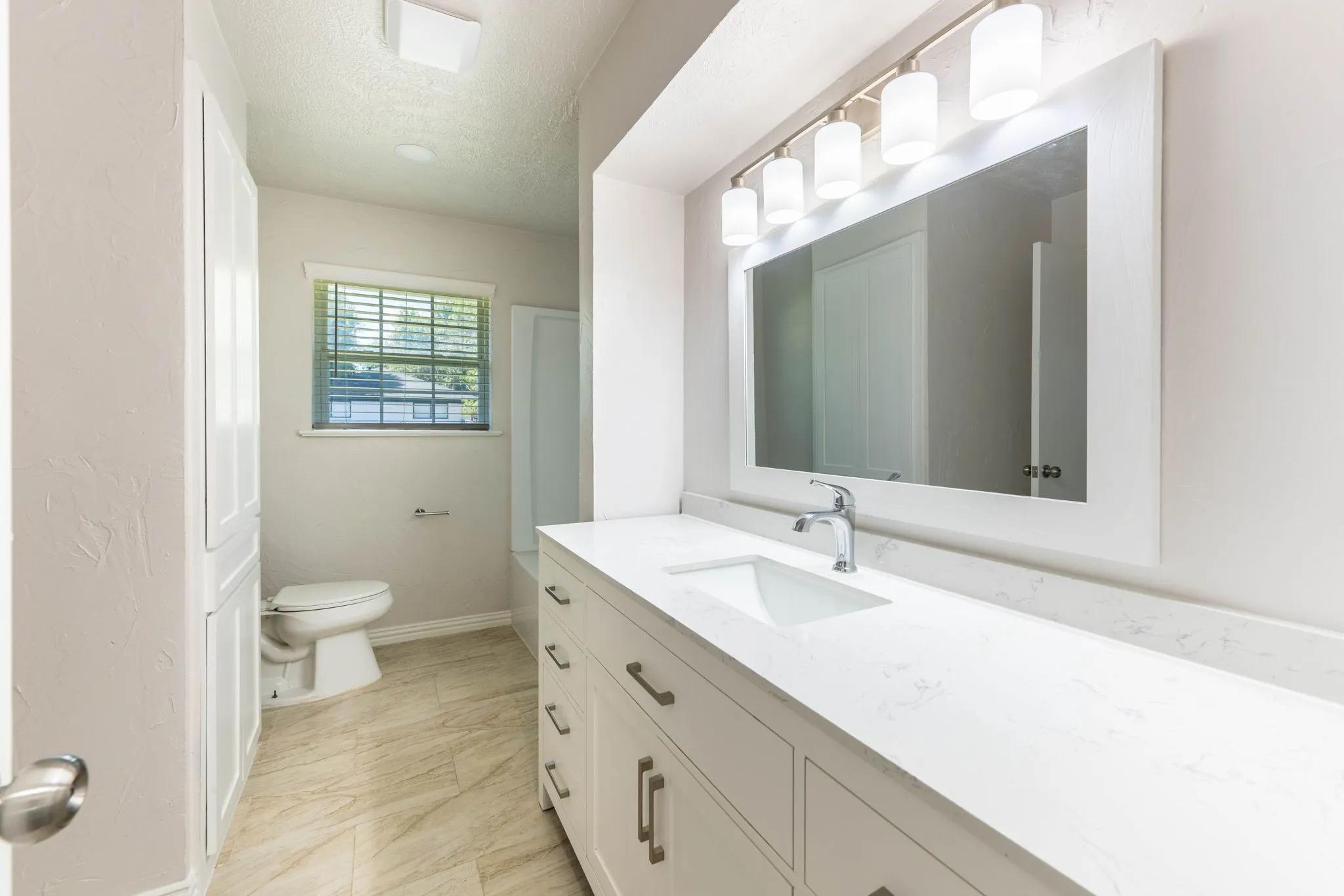 Single Family Residence For Sale in Dallas County , 4322 Ashville Drive, Garland, Texas 75041, 4 Bedroom, 2 Bathroom, 2 Garage spaces, 1,682 Sqft, built in 1964, mls#21390837, Real Estate Agent in Garland, Homes For Sale in Dallas county, Homes For Sale in Garland, Realtor in Garland Texas, Real Estate Brokerage Independent Realty Texas, Luminita Cordes Realtor
