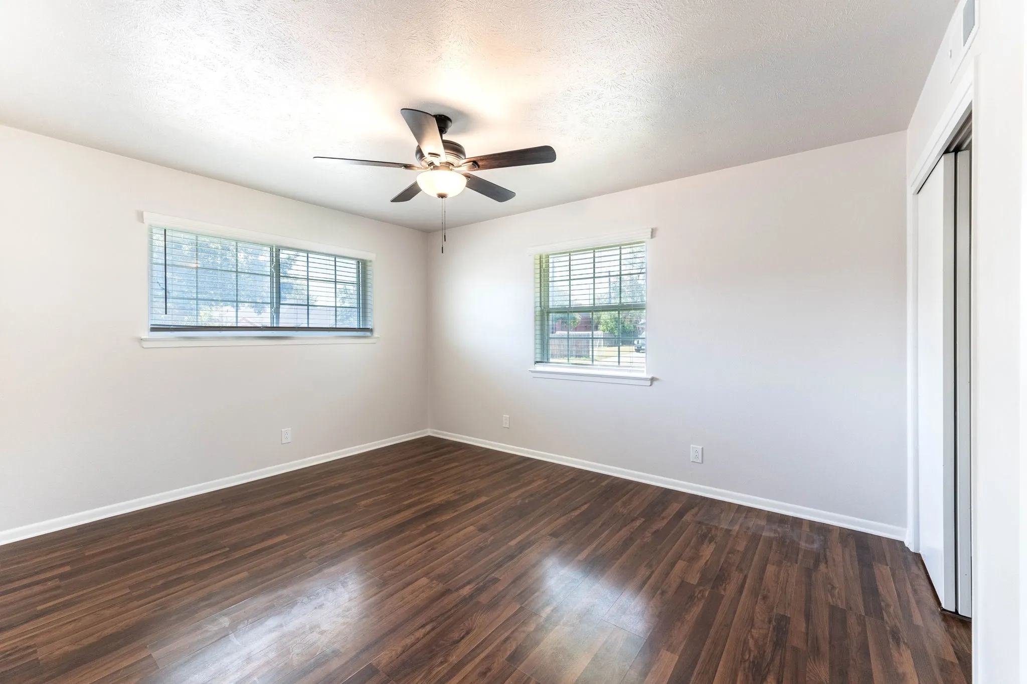 Single Family Residence For Sale in Dallas County , 4322 Ashville Drive, Garland, Texas 75041, 4 Bedroom, 2 Bathroom, 2 Garage spaces, 1,682 Sqft, built in 1964, mls#21390837, Real Estate Agent in Garland, Homes For Sale in Dallas county, Homes For Sale in Garland, Realtor in Garland Texas, Real Estate Brokerage Independent Realty Texas, Luminita Cordes Realtor