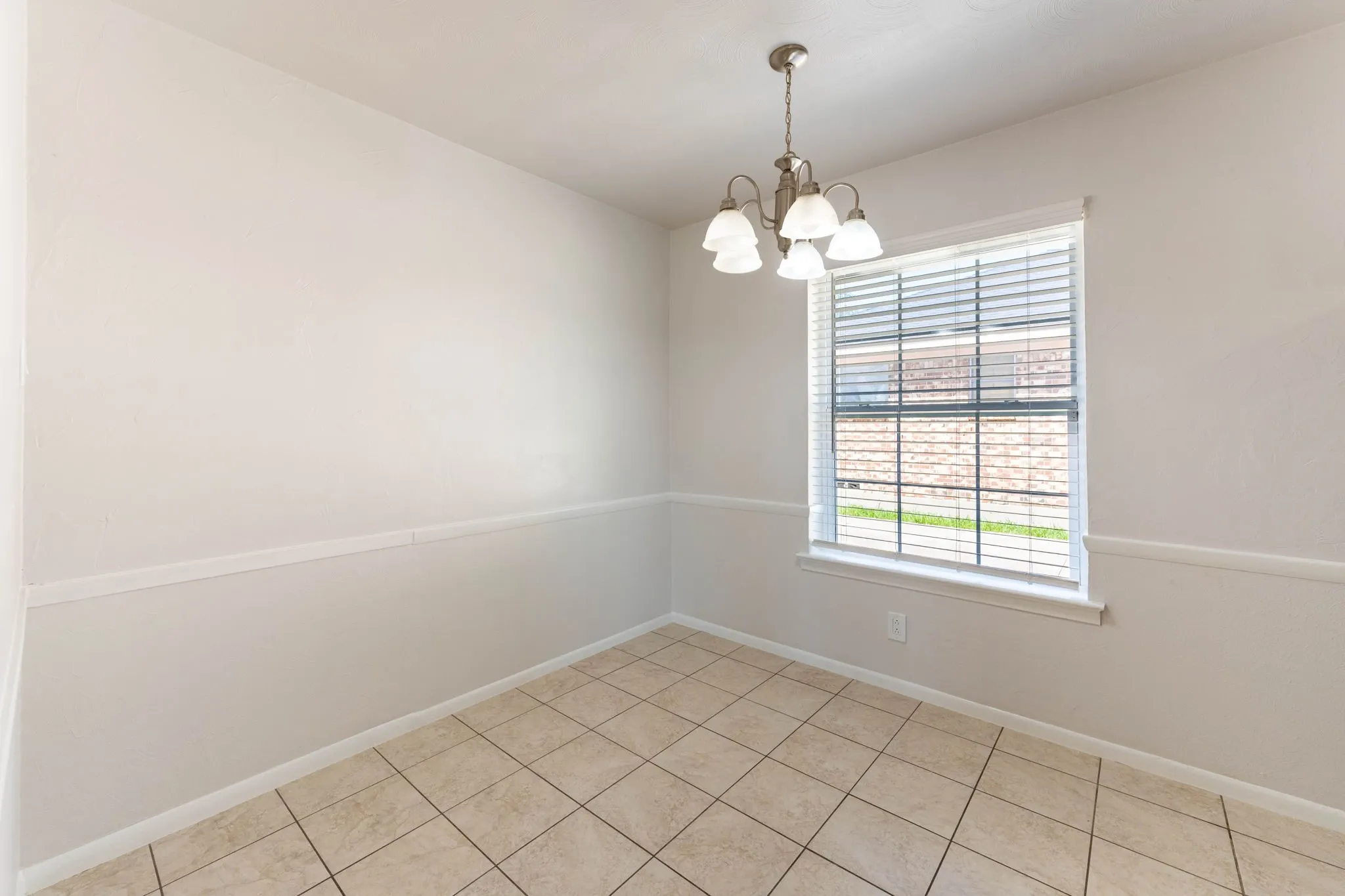 Single Family Residence For Sale in Dallas County , 4322 Ashville Drive, Garland, Texas 75041, 4 Bedroom, 2 Bathroom, 2 Garage spaces, 1,682 Sqft, built in 1964, mls#21390837, Real Estate Agent in Garland, Homes For Sale in Dallas county, Homes For Sale in Garland, Realtor in Garland Texas, Real Estate Brokerage Independent Realty Texas, Luminita Cordes Realtor