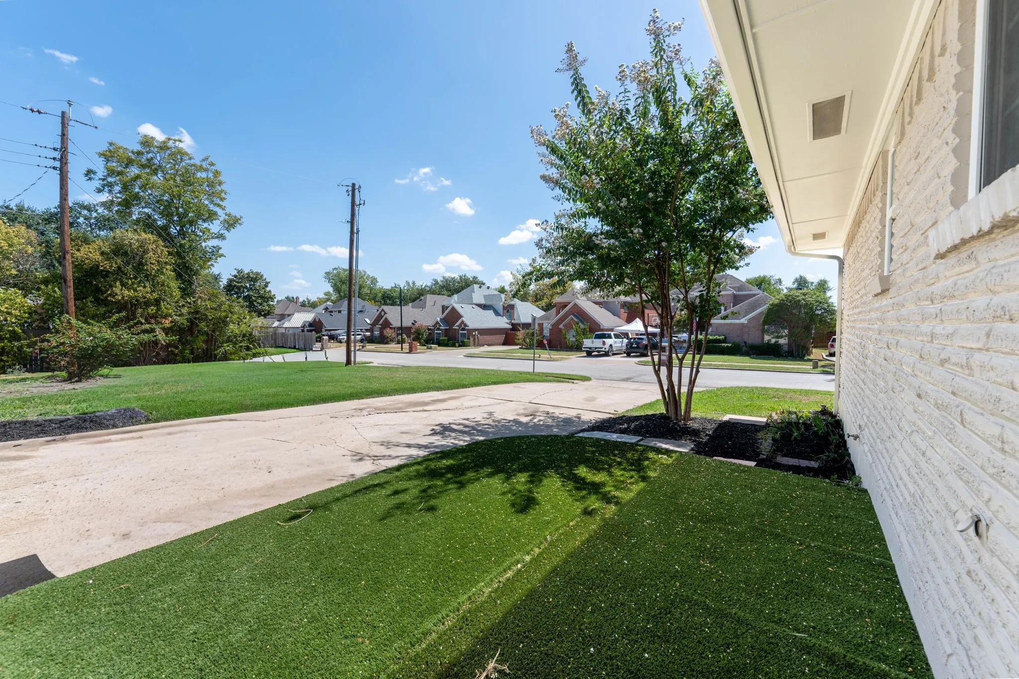 Single Family Residence For Sale in Dallas County , 4322 Ashville Drive, Garland, Texas 75041, 4 Bedroom, 2 Bathroom, 2 Garage spaces, 1,682 Sqft, built in 1964, mls#21390837, Real Estate Agent in Garland, Homes For Sale in Dallas county, Homes For Sale in Garland, Realtor in Garland Texas, Real Estate Brokerage Independent Realty Texas, Luminita Cordes Realtor