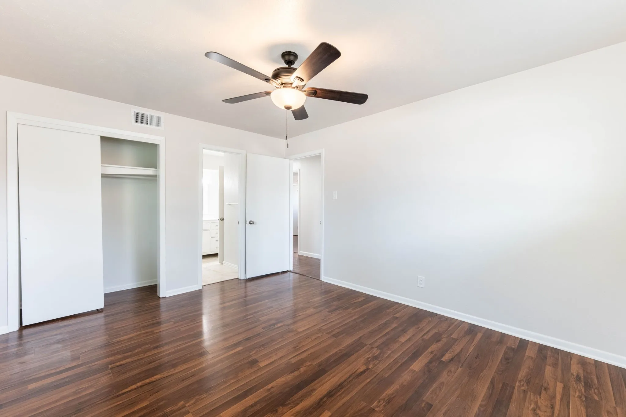 Single Family Residence For Sale in Dallas County , 4322 Ashville Drive, Garland, Texas 75041, 4 Bedroom, 2 Bathroom, 2 Garage spaces, 1,682 Sqft, built in 1964, mls#21390837, Real Estate Agent in Garland, Homes For Sale in Dallas county, Homes For Sale in Garland, Realtor in Garland Texas, Real Estate Brokerage Independent Realty Texas, Luminita Cordes Realtor