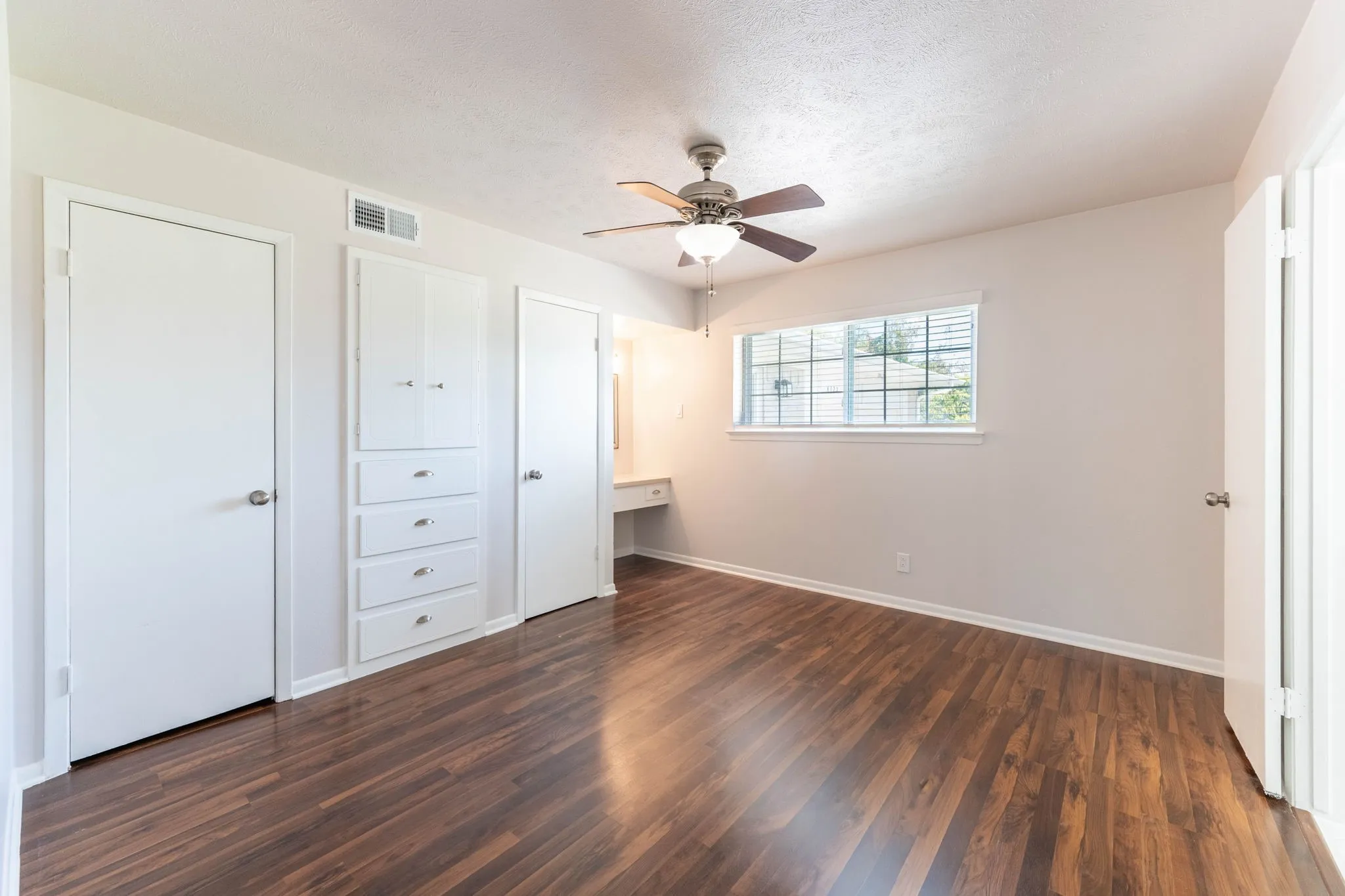 Single Family Residence For Sale in Dallas County , 4322 Ashville Drive, Garland, Texas 75041, 4 Bedroom, 2 Bathroom, 2 Garage spaces, 1,682 Sqft, built in 1964, mls#21390837, Real Estate Agent in Garland, Homes For Sale in Dallas county, Homes For Sale in Garland, Realtor in Garland Texas, Real Estate Brokerage Independent Realty Texas, Luminita Cordes Realtor