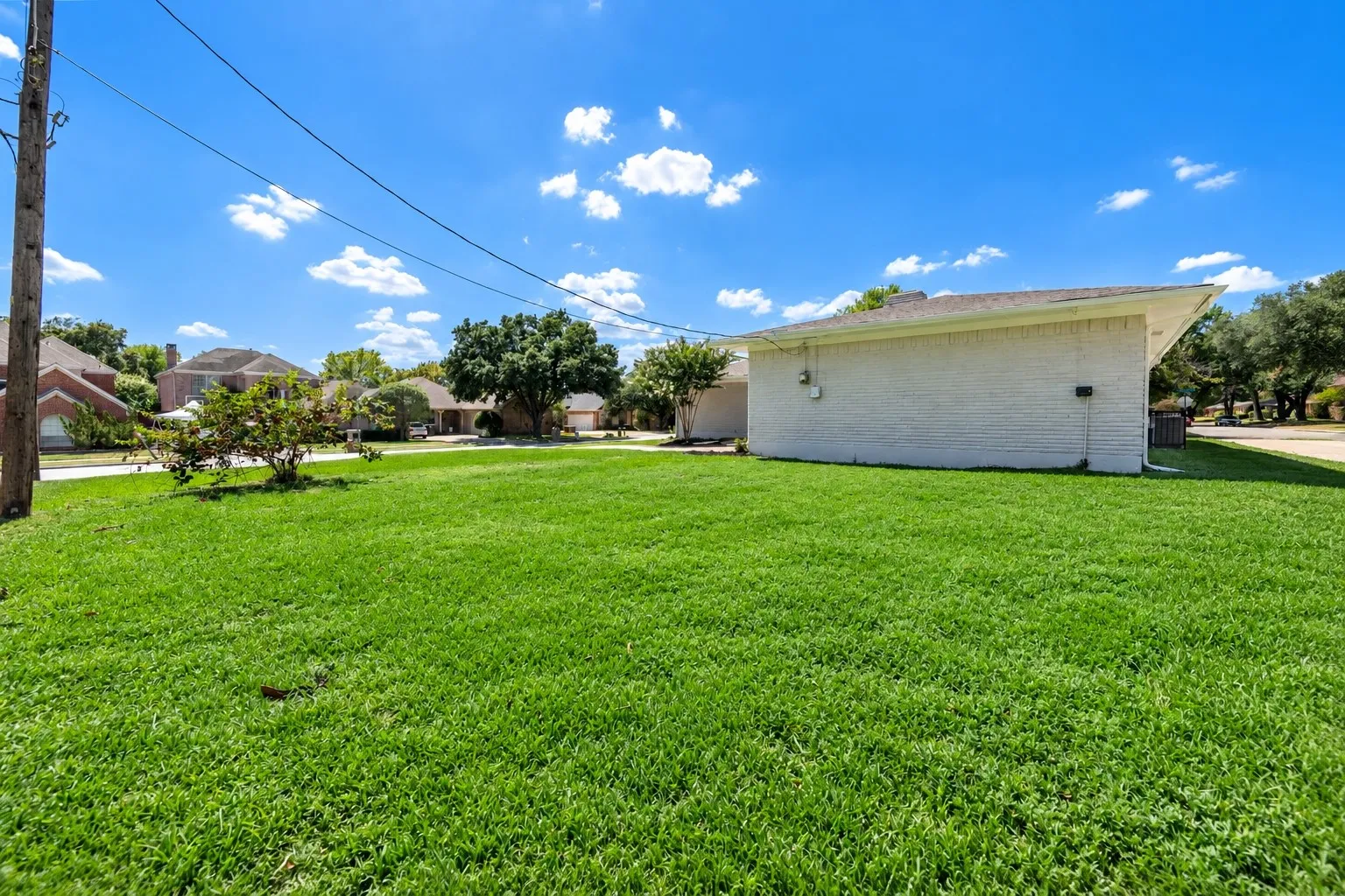 Single Family Residence For Sale in Dallas County , 4322 Ashville Drive, Garland, Texas 75041, 4 Bedroom, 2 Bathroom, 2 Garage spaces, 1,682 Sqft, built in 1964, mls#21390837, Real Estate Agent in Garland, Homes For Sale in Dallas county, Homes For Sale in Garland, Realtor in Garland Texas, Real Estate Brokerage Independent Realty Texas, Luminita Cordes Realtor