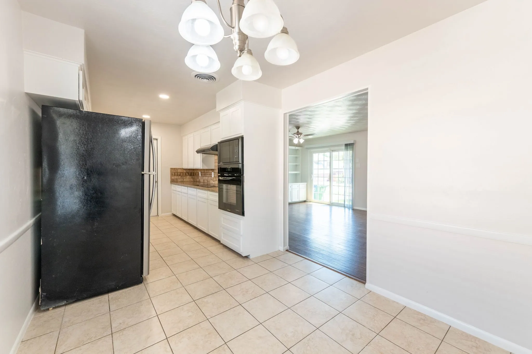 Single Family Residence For Sale in Dallas County , 4322 Ashville Drive, Garland, Texas 75041, 4 Bedroom, 2 Bathroom, 2 Garage spaces, 1,682 Sqft, built in 1964, mls#21390837, Real Estate Agent in Garland, Homes For Sale in Dallas county, Homes For Sale in Garland, Realtor in Garland Texas, Real Estate Brokerage Independent Realty Texas, Luminita Cordes Realtor