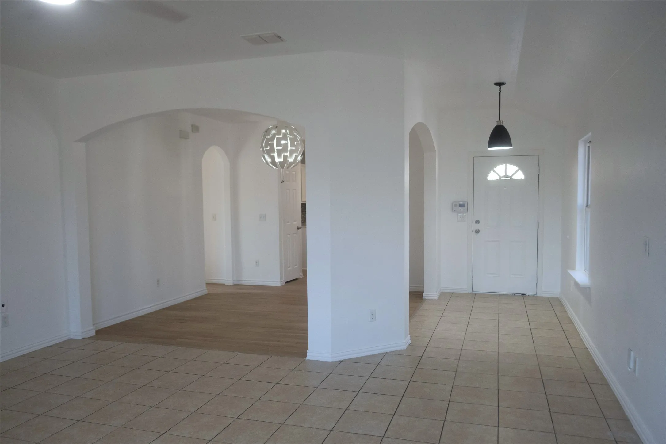 Single Family Residence For Sale in Dallas County , 8626 Cedar Post Court, Dallas, Texas 75227, 4 Bedroom, 2 Bathroom, 2 Garage spaces, 1,641 Sqft, built in 2010, mls#21390933, Real Estate Agent in Dallas, Homes For Sale in Dallas county, Homes For Sale in Dallas, Realtor in Dallas Texas, Real Estate Brokerage Independent Realty Texas, Luminita Cordes Realtor