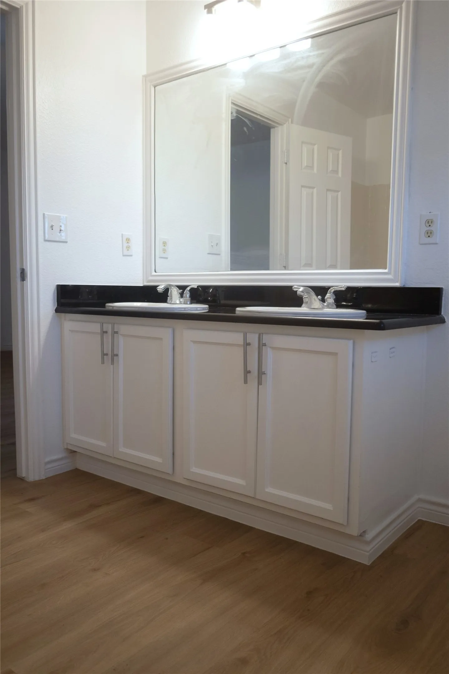 Single Family Residence For Sale in Dallas County , 8626 Cedar Post Court, Dallas, Texas 75227, 4 Bedroom, 2 Bathroom, 2 Garage spaces, 1,641 Sqft, built in 2010, mls#21390933, Real Estate Agent in Dallas, Homes For Sale in Dallas county, Homes For Sale in Dallas, Realtor in Dallas Texas, Real Estate Brokerage Independent Realty Texas, Luminita Cordes Realtor