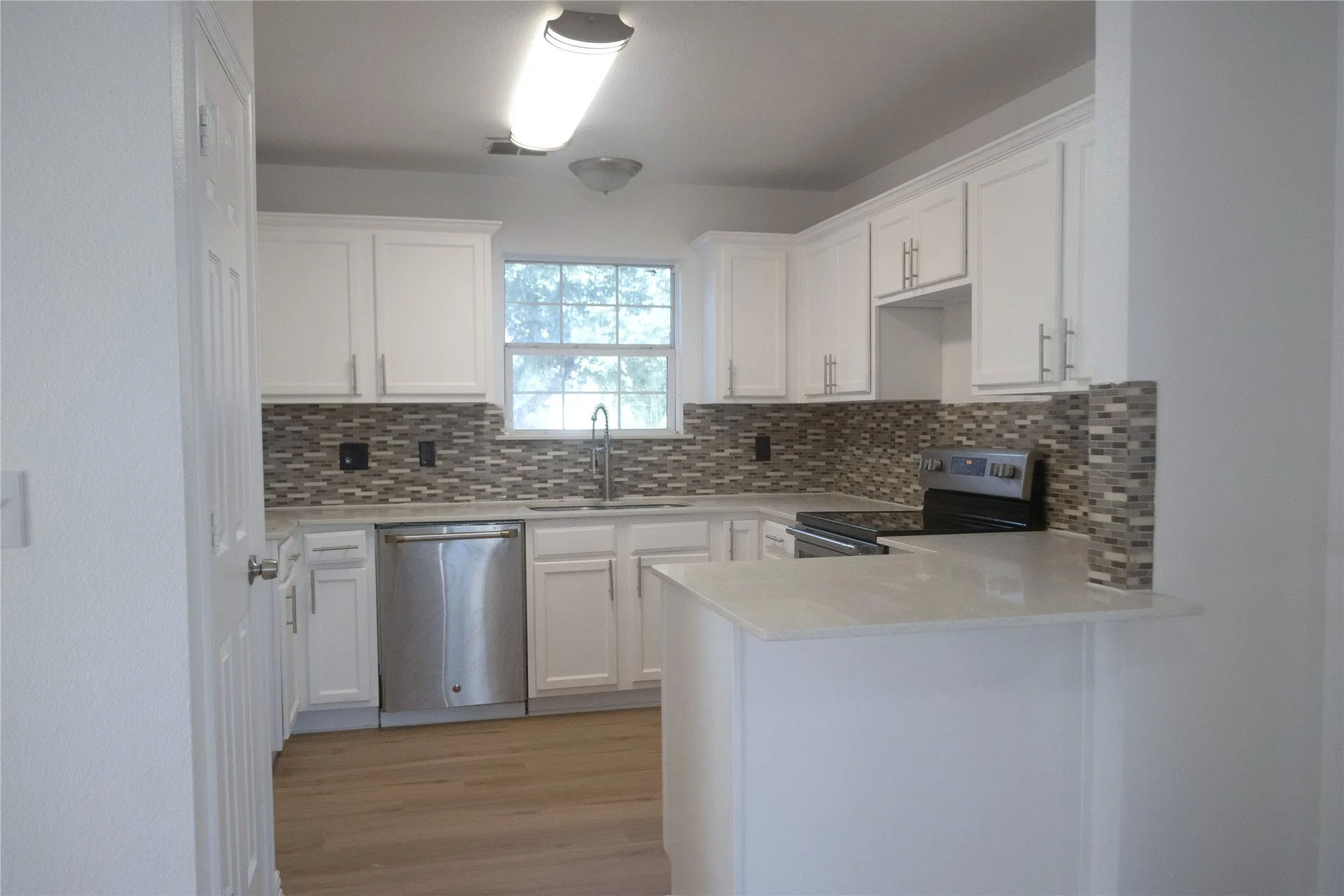 Single Family Residence For Sale in Dallas County , 8626 Cedar Post Court, Dallas, Texas 75227, 4 Bedroom, 2 Bathroom, 2 Garage spaces, 1,641 Sqft, built in 2010, mls#21390933, Real Estate Agent in Dallas, Homes For Sale in Dallas county, Homes For Sale in Dallas, Realtor in Dallas Texas, Real Estate Brokerage Independent Realty Texas, Luminita Cordes Realtor