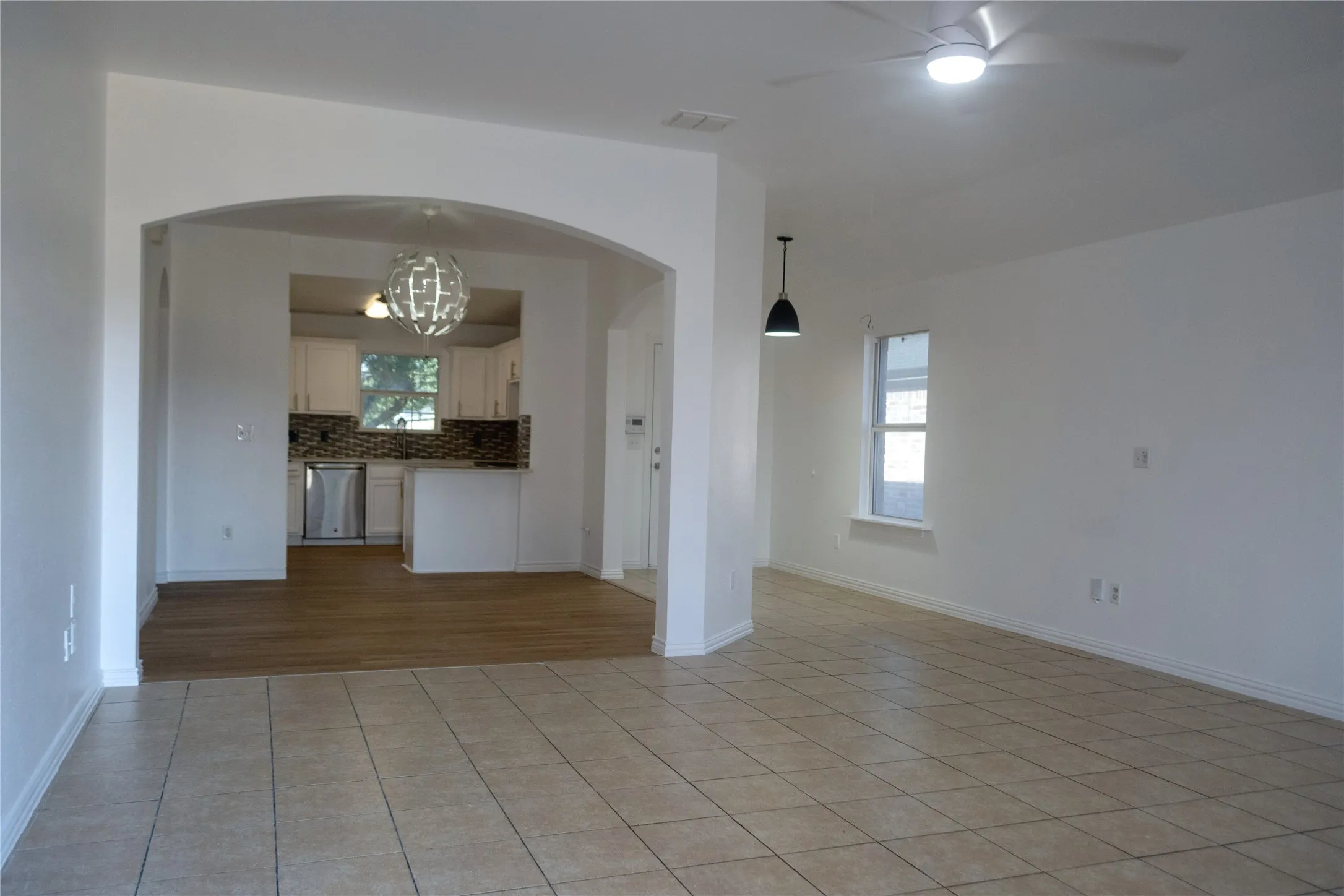 Single Family Residence For Sale in Dallas County , 8626 Cedar Post Court, Dallas, Texas 75227, 4 Bedroom, 2 Bathroom, 2 Garage spaces, 1,641 Sqft, built in 2010, mls#21390933, Real Estate Agent in Dallas, Homes For Sale in Dallas county, Homes For Sale in Dallas, Realtor in Dallas Texas, Real Estate Brokerage Independent Realty Texas, Luminita Cordes Realtor