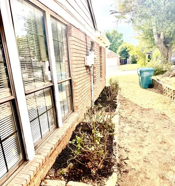 Single Family Residence For Sale in Denton County , 304 Mack Drive, Denton, Texas 76209, 4 Bedroom, 2 Bathroom, Garage spaces, 1,743 Sqft, built in 1986, mls#21390926, Real Estate Agent in Denton, Homes For Sale in Denton county, Homes For Sale in Denton, Realtor in Denton Texas, Real Estate Brokerage Independent Realty Texas, Luminita Cordes Realtor