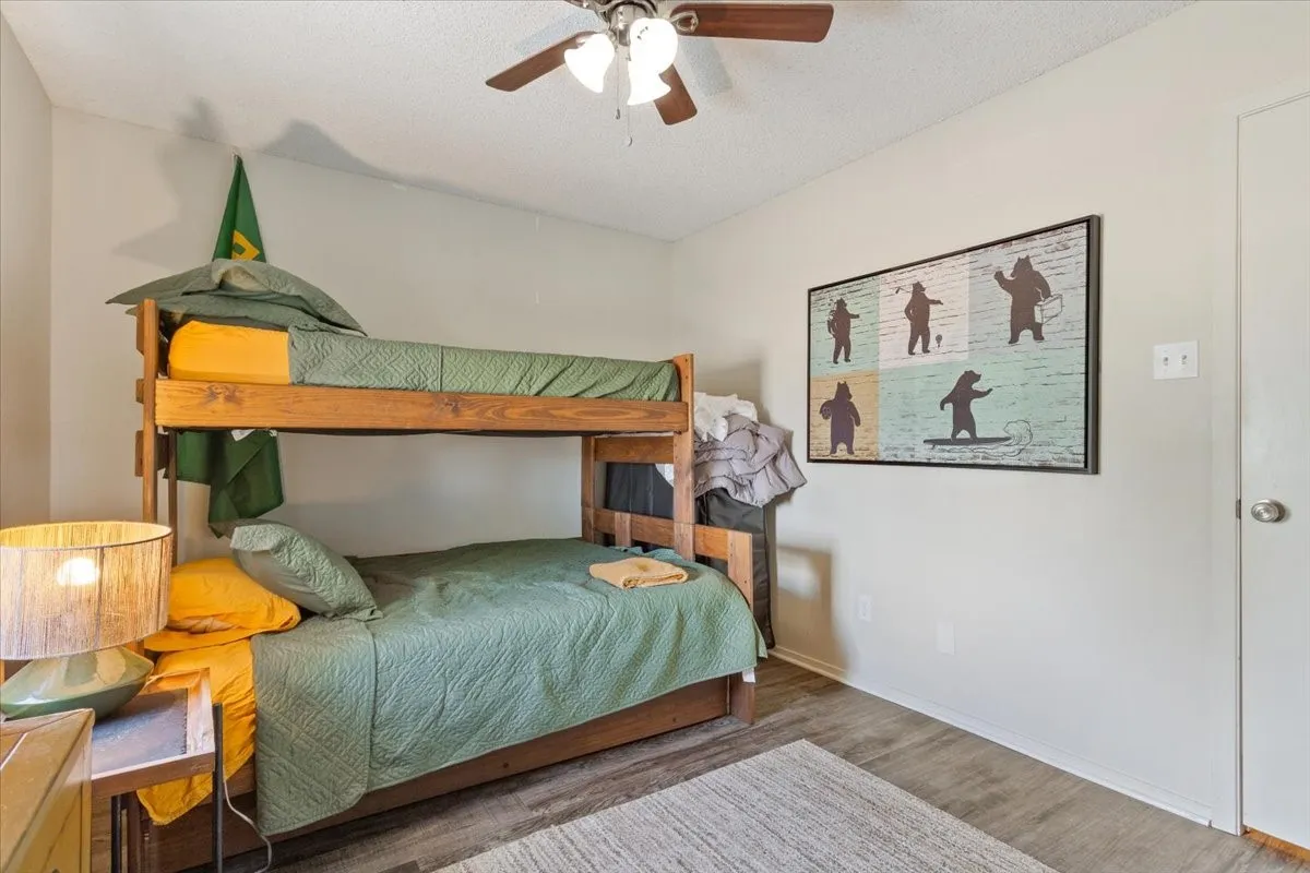 Condominium For Sale in Mc Lennan County , 1214 Baylor Avenue 202, Waco, Texas 76706, 2 Bedroom, 2 Bathroom, Garage spaces, 832 Sqft, built in 1983, mls#21390270, Real Estate Agent in Waco, Homes For Sale in Mc Lennan county, Homes For Sale in Waco, Realtor in Waco Texas, Real Estate Brokerage Independent Realty Texas, Luminita Cordes Realtor