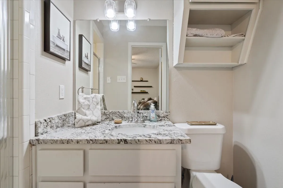 Condominium For Sale in Mc Lennan County , 1214 Baylor Avenue 202, Waco, Texas 76706, 2 Bedroom, 2 Bathroom, Garage spaces, 832 Sqft, built in 1983, mls#21390270, Real Estate Agent in Waco, Homes For Sale in Mc Lennan county, Homes For Sale in Waco, Realtor in Waco Texas, Real Estate Brokerage Independent Realty Texas, Luminita Cordes Realtor