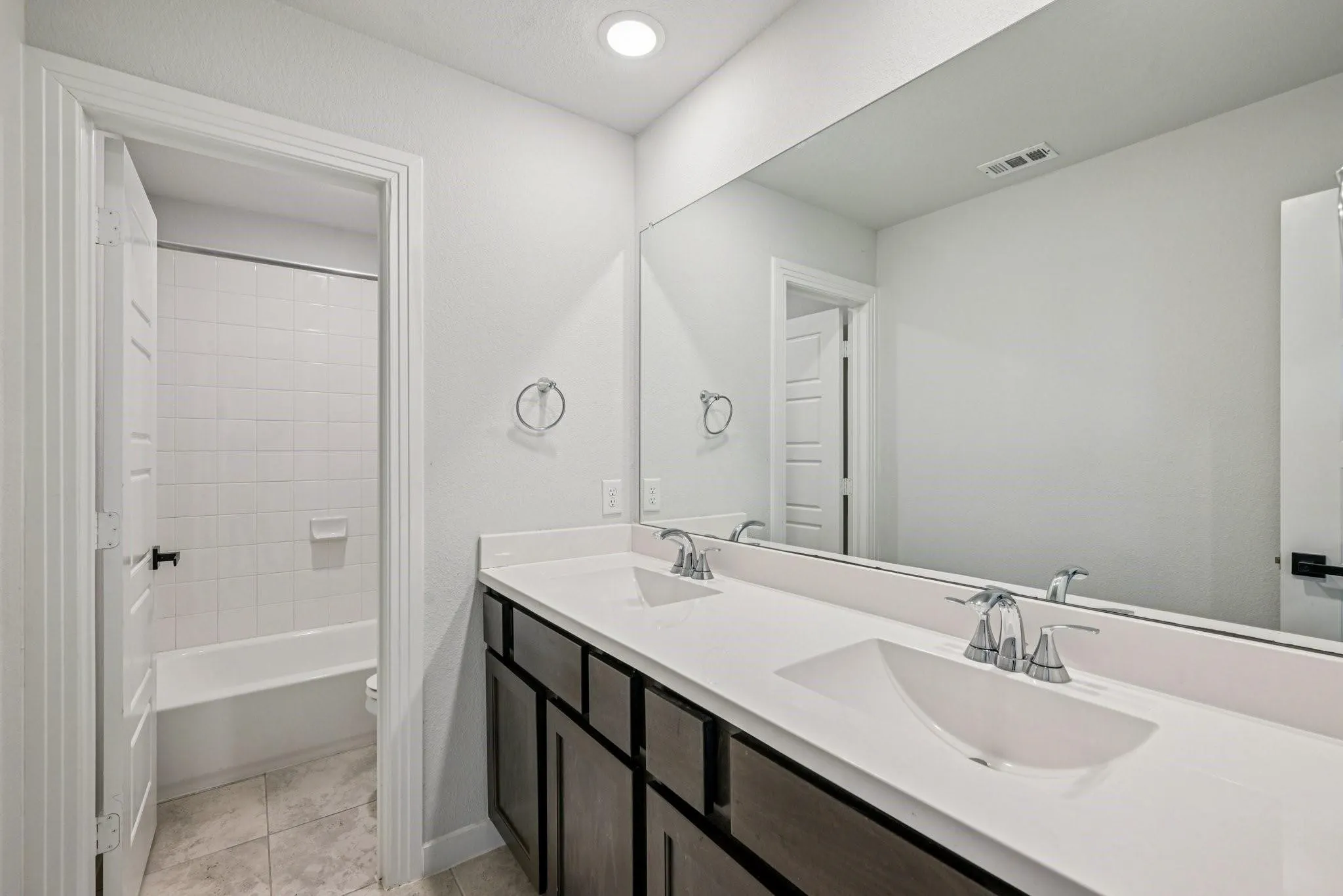 Single Family Residence For Sale in Denton County , 1920 Dappled Grey Avenue, Aubrey, Texas 76227, 5 Bedroom, 3 Bathroom, 2 Garage spaces, 2,648 Sqft, built in 2023, mls#21390904, Real Estate Agent in Aubrey, Homes For Sale in Denton county, Homes For Sale in Aubrey, Realtor in Aubrey Texas, Real Estate Brokerage Independent Realty Texas, Luminita Cordes Realtor